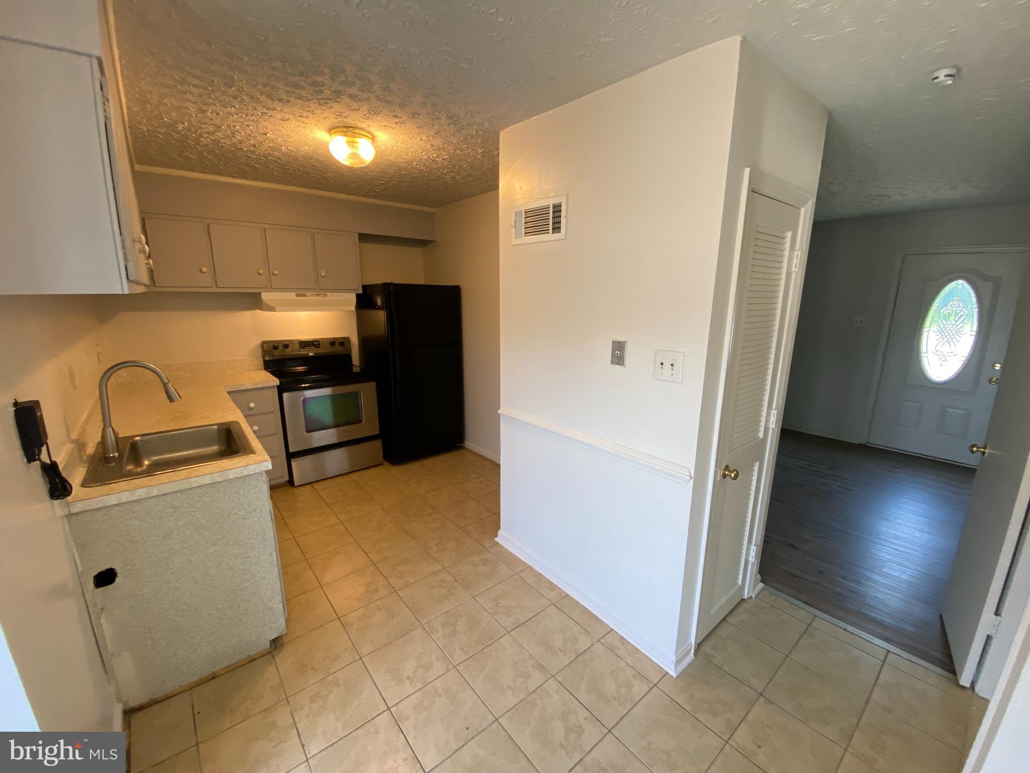 CENTRAL PARK TOWNHOMES - Residential Lease