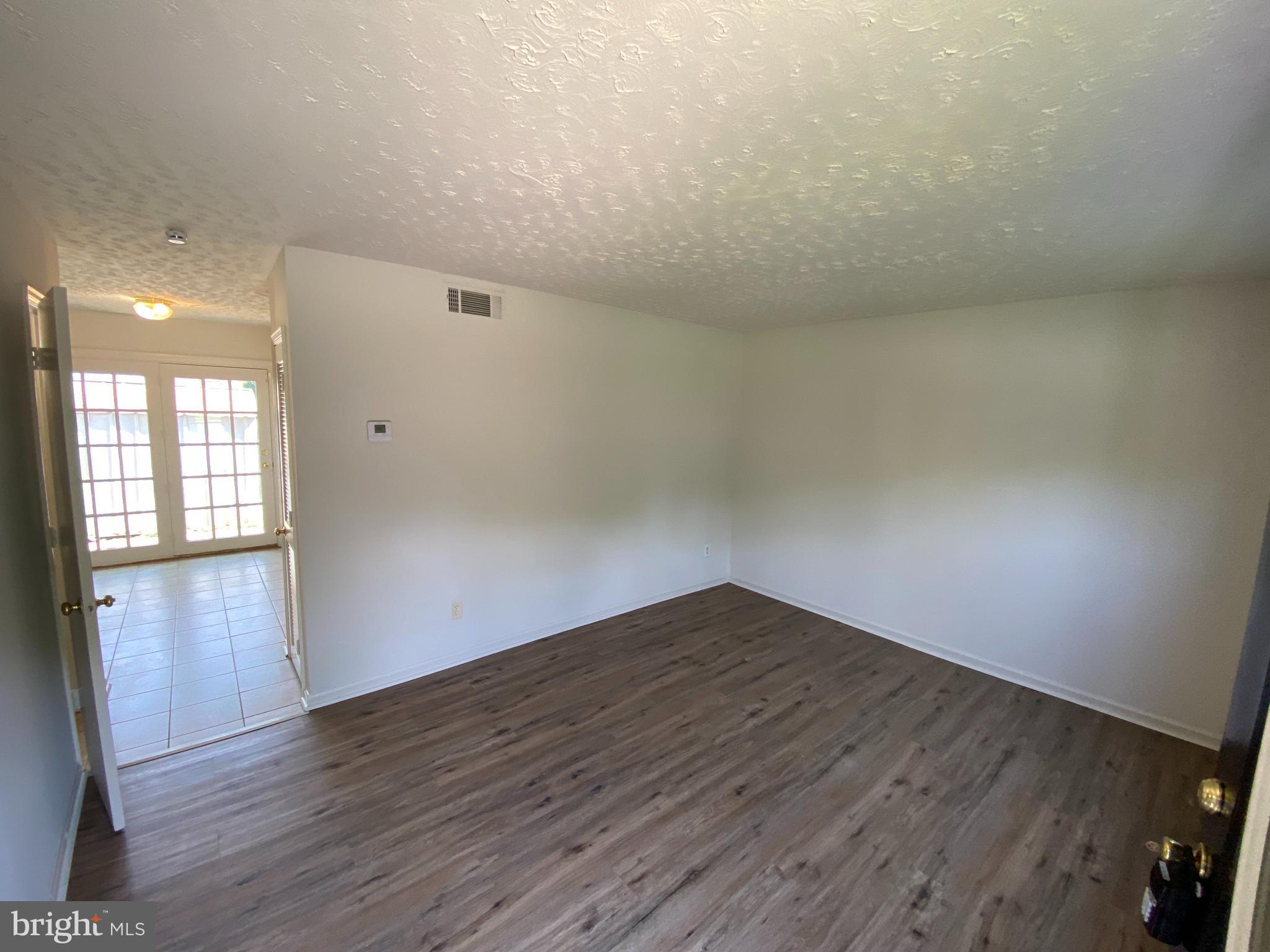 CENTRAL PARK TOWNHOMES - Residential Lease