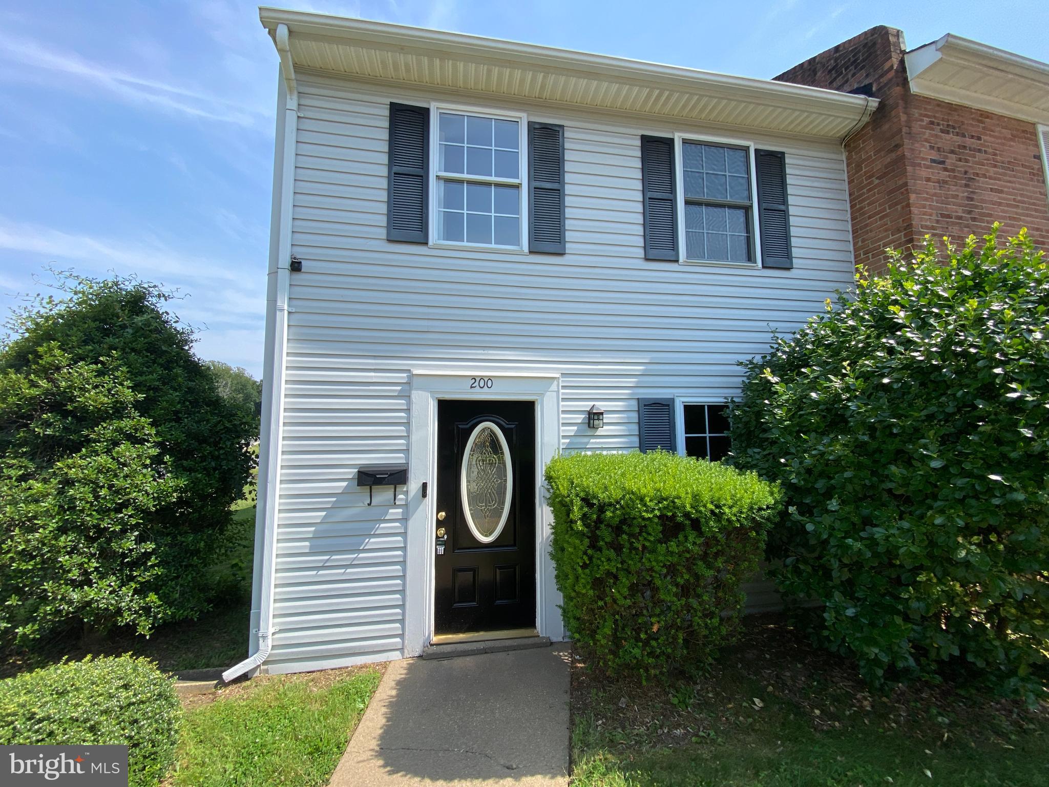 CENTRAL PARK TOWNHOMES - Residential Lease