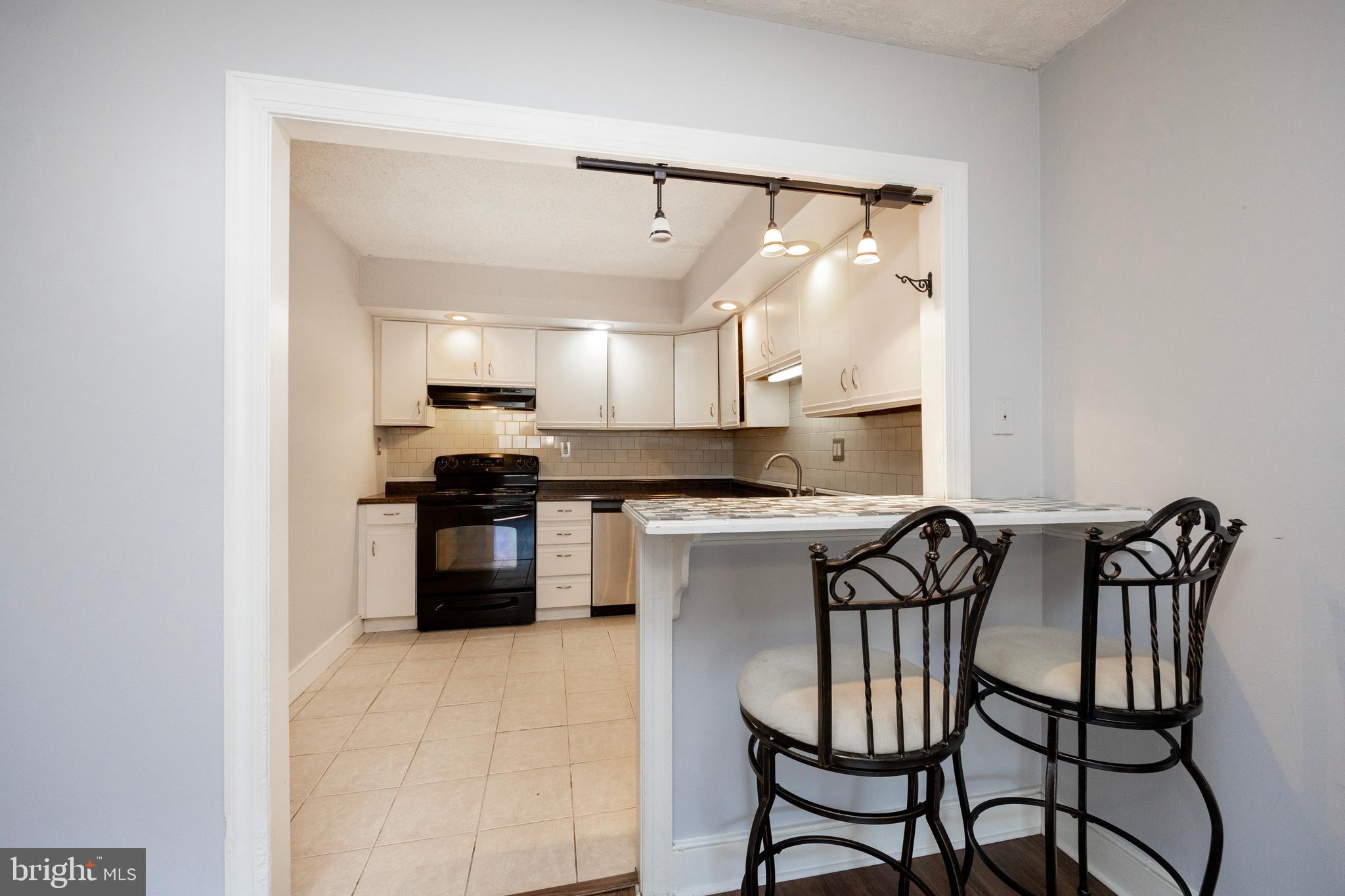 HAVERFORD HILL - Residential