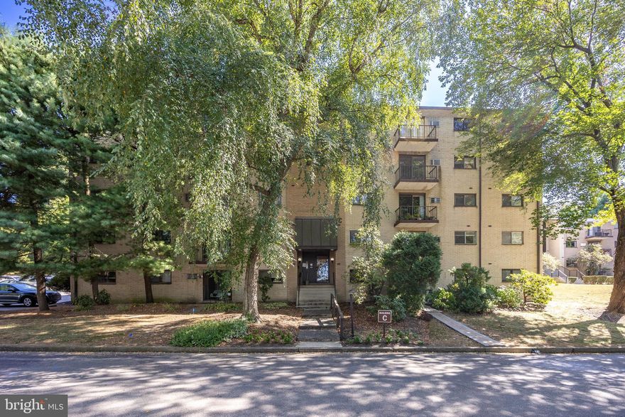 Just listed in Haverford Hill! This 1 bed, 1 bath condo in the pet-friendly Haverford Hill community is sure to please with great amenities and quick access to West Chester Pike and the Blue Route. As you step into the unit, you'll notice the attractive vinyl plank flooring that flows throughout the main living space and bedroom. The cheery kitchen features abundant cabinet space, upgraded countertops, and a breakfast bar overlooking the living room. Around the corner, you will find a comfortable bedroom and an updated full hall bath. Haverford Hill also offers a playground and basketball court for residents to enjoy. Haverford Hill does allow owners to rent out units, so this would make a great investment property to add to your portfolio! Don't miss out on this awesome opportunity! Schedule your tour today!