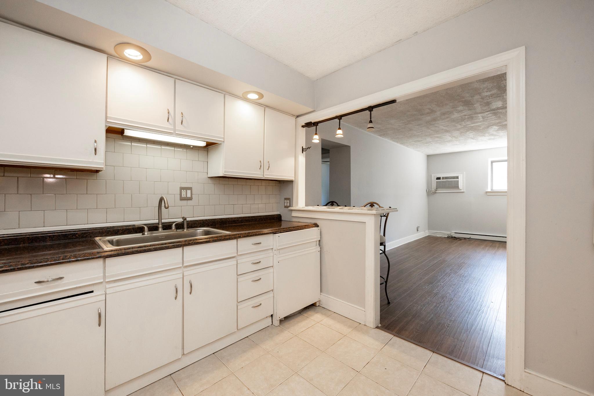 HAVERFORD HILL - Residential