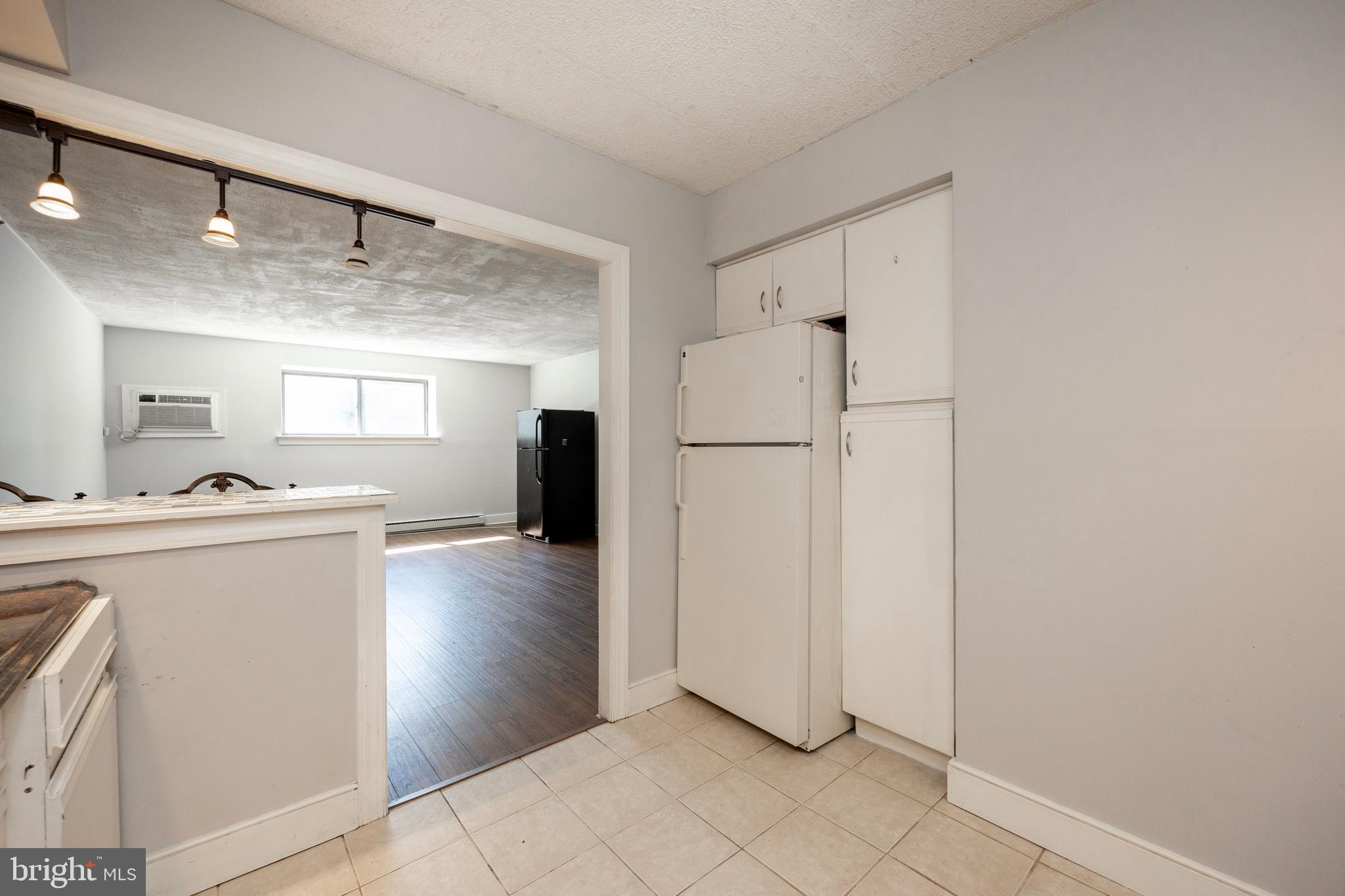 HAVERFORD HILL - Residential