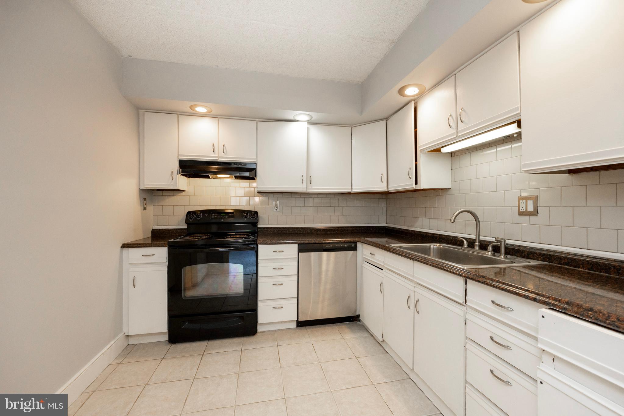 HAVERFORD HILL - Residential