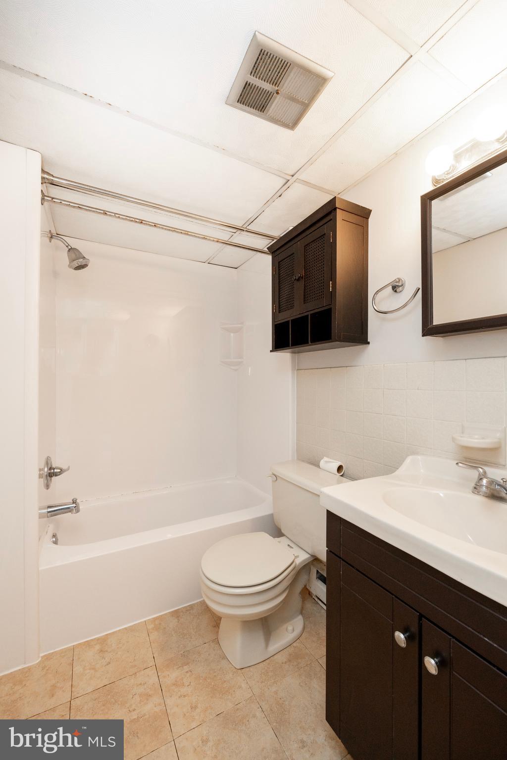 HAVERFORD HILL - Residential