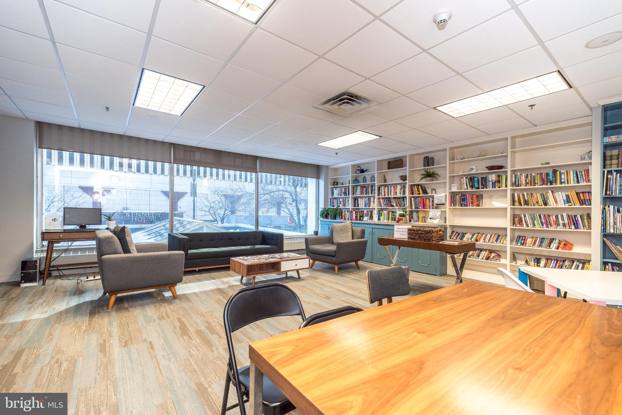 LOGAN SQUARE - Residential