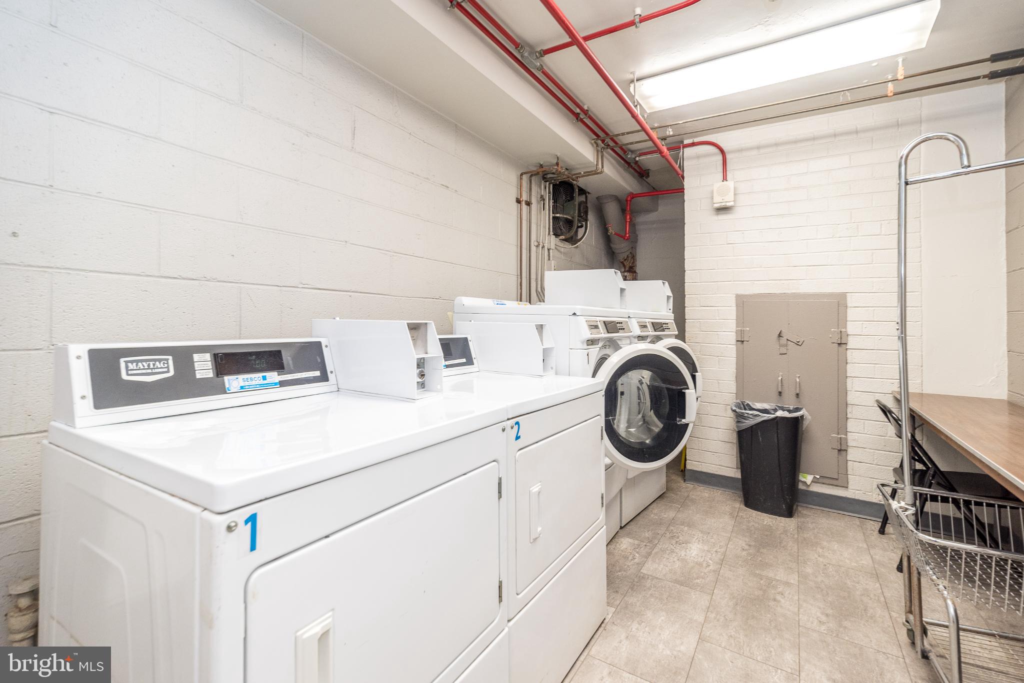 LOGAN SQUARE - Residential