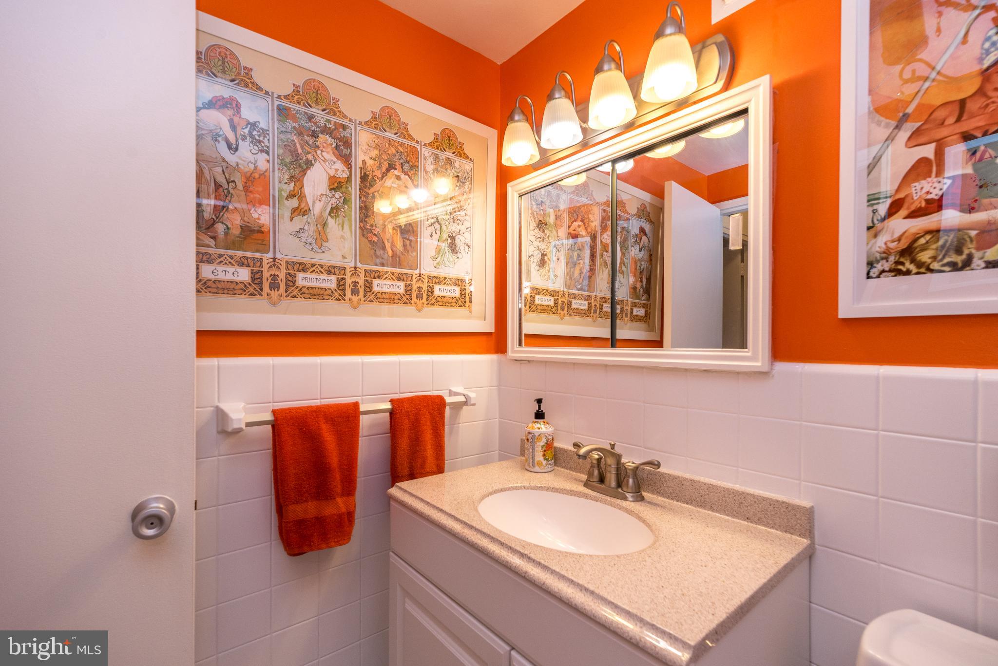 LOGAN SQUARE - Residential