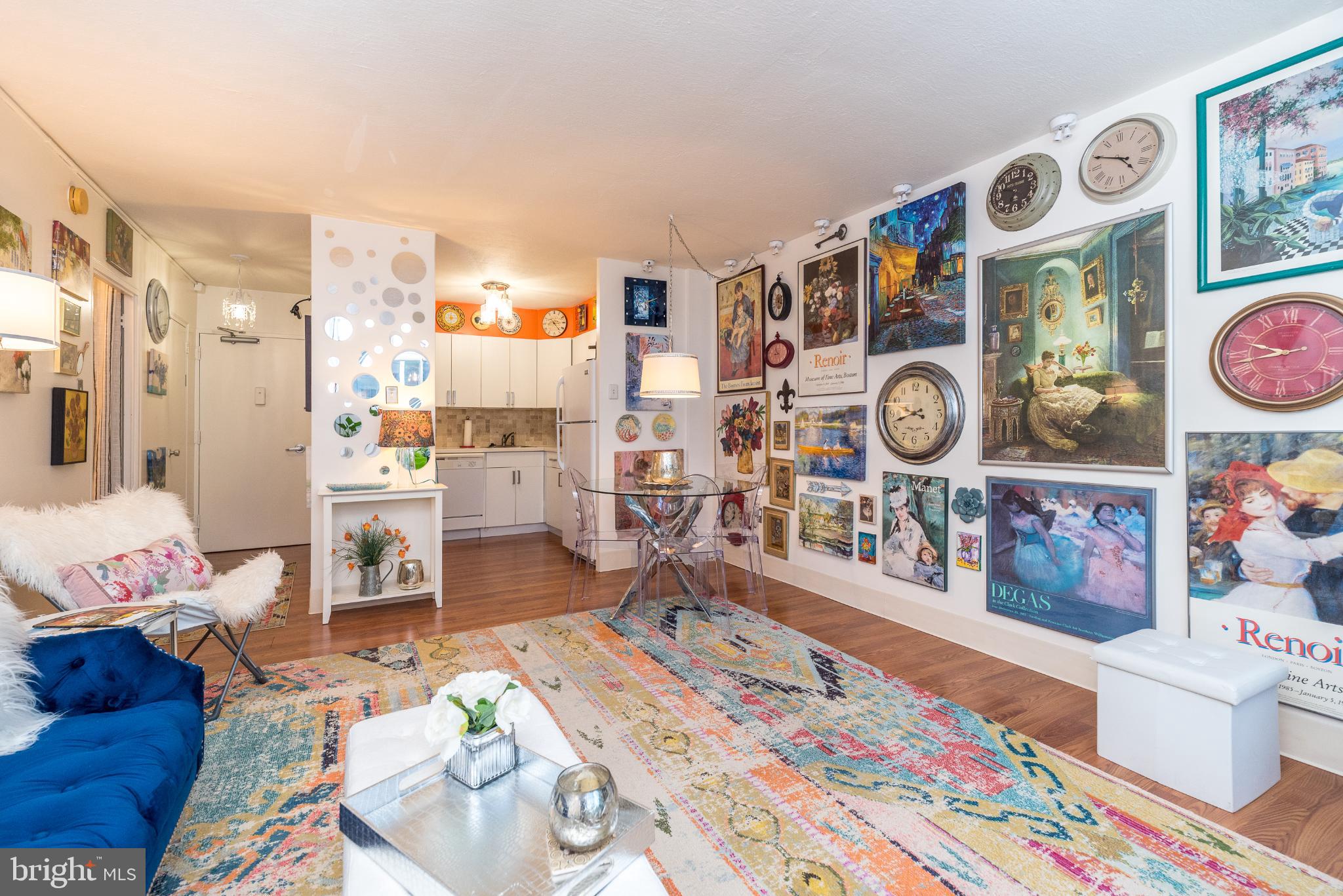 LOGAN SQUARE - Residential