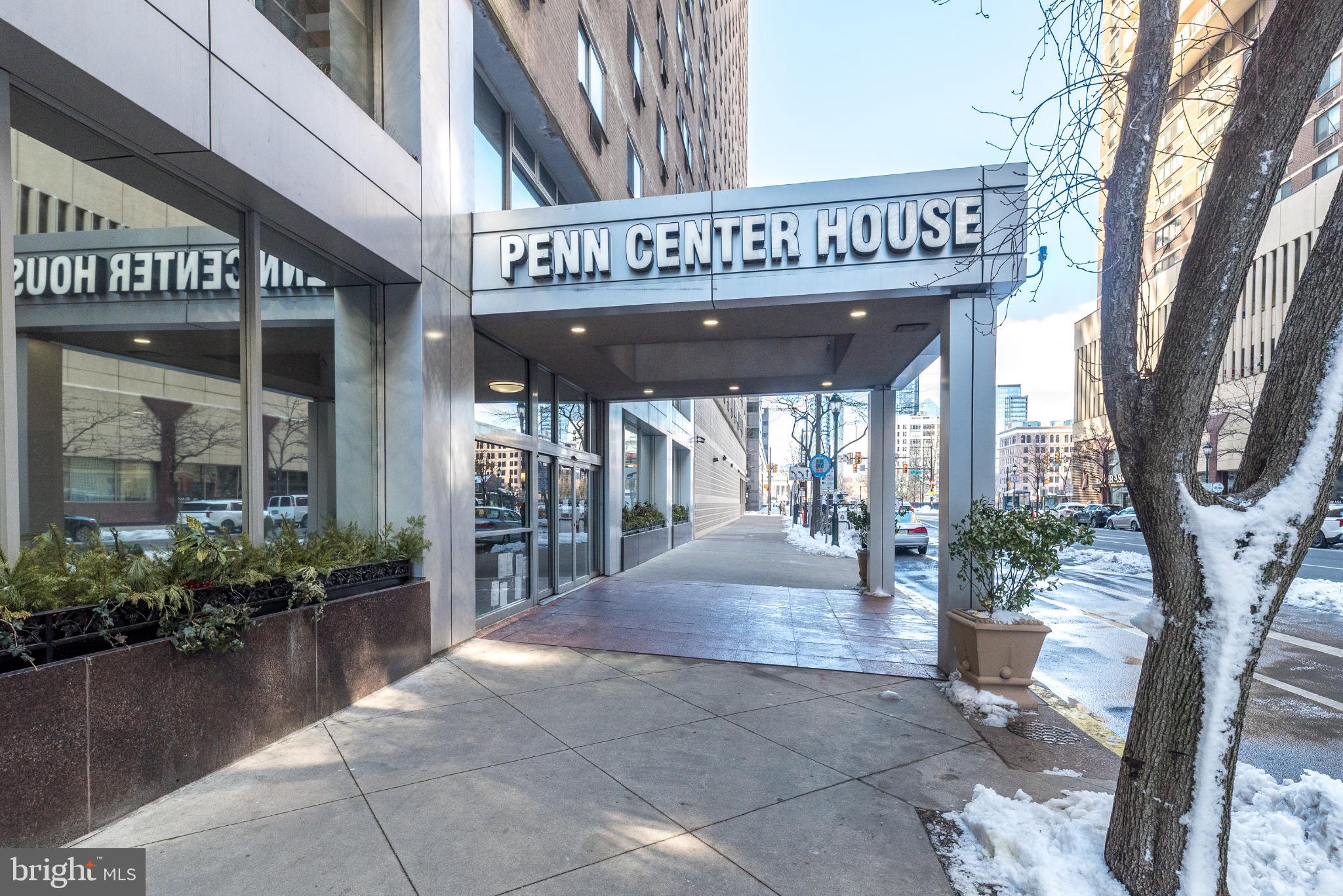 LOGAN SQUARE - Residential