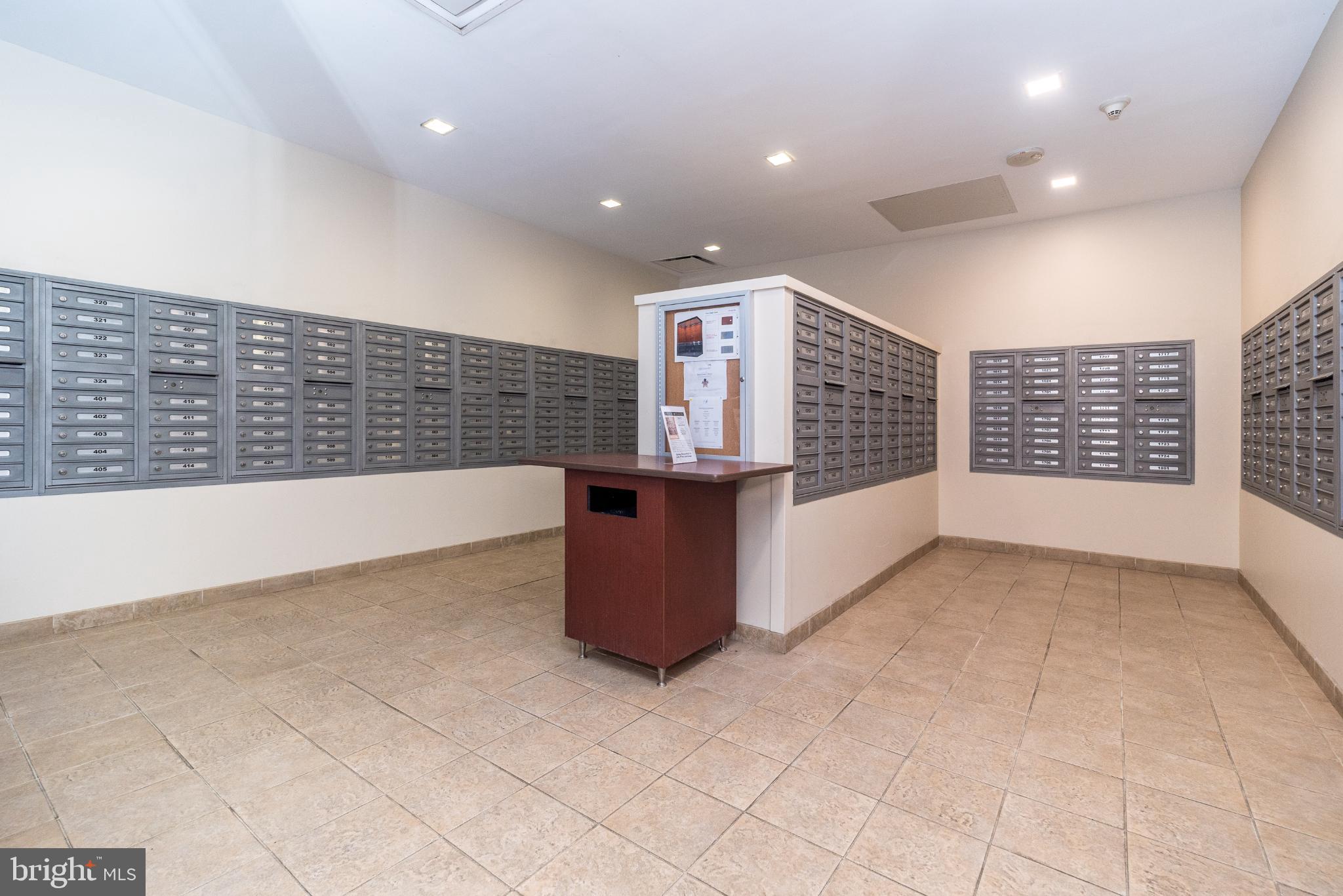 LOGAN SQUARE - Residential