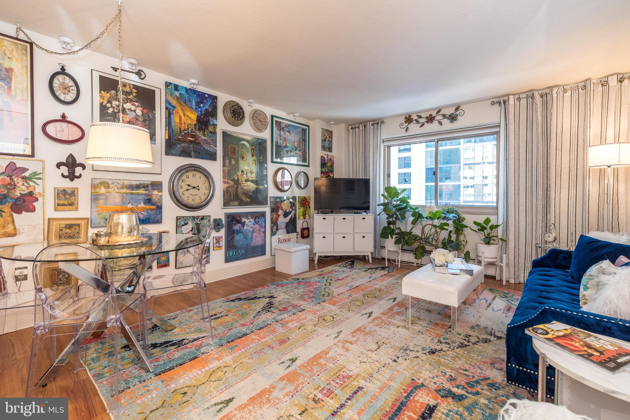 LOGAN SQUARE - Residential