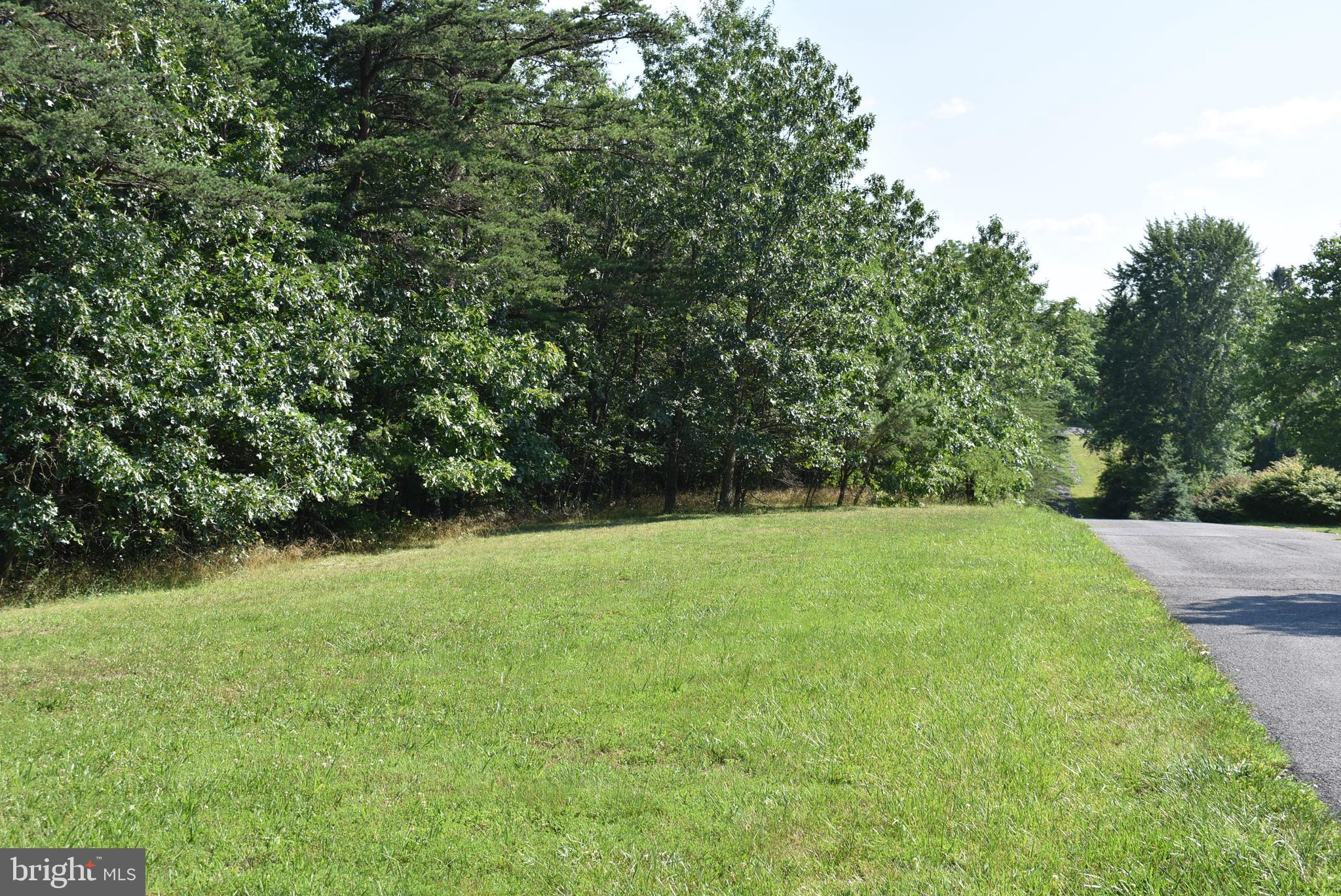 SPRING VALLEY - Land