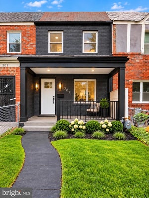 305 34TH PL NE, WASHINGTON, DC 20019 - Image 9eb4e4b783333bdc05a9b2773ccafbe0/4056090307