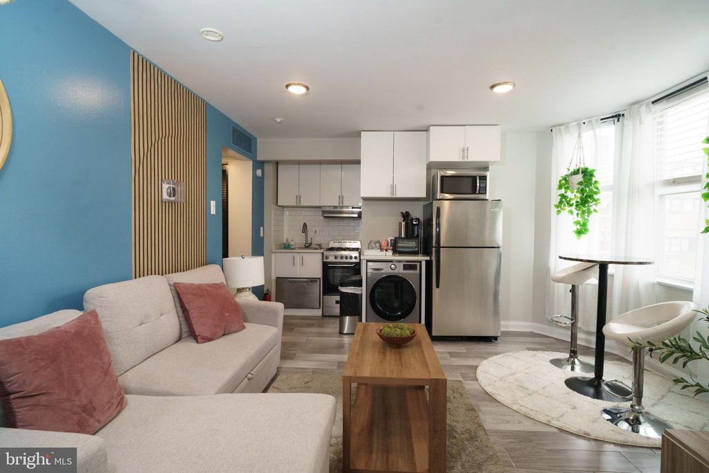 Photo of 2135 - 00 Walnut Street #301, PHILADELPHIA, PA 19103 (MLS # PAPH2581954)