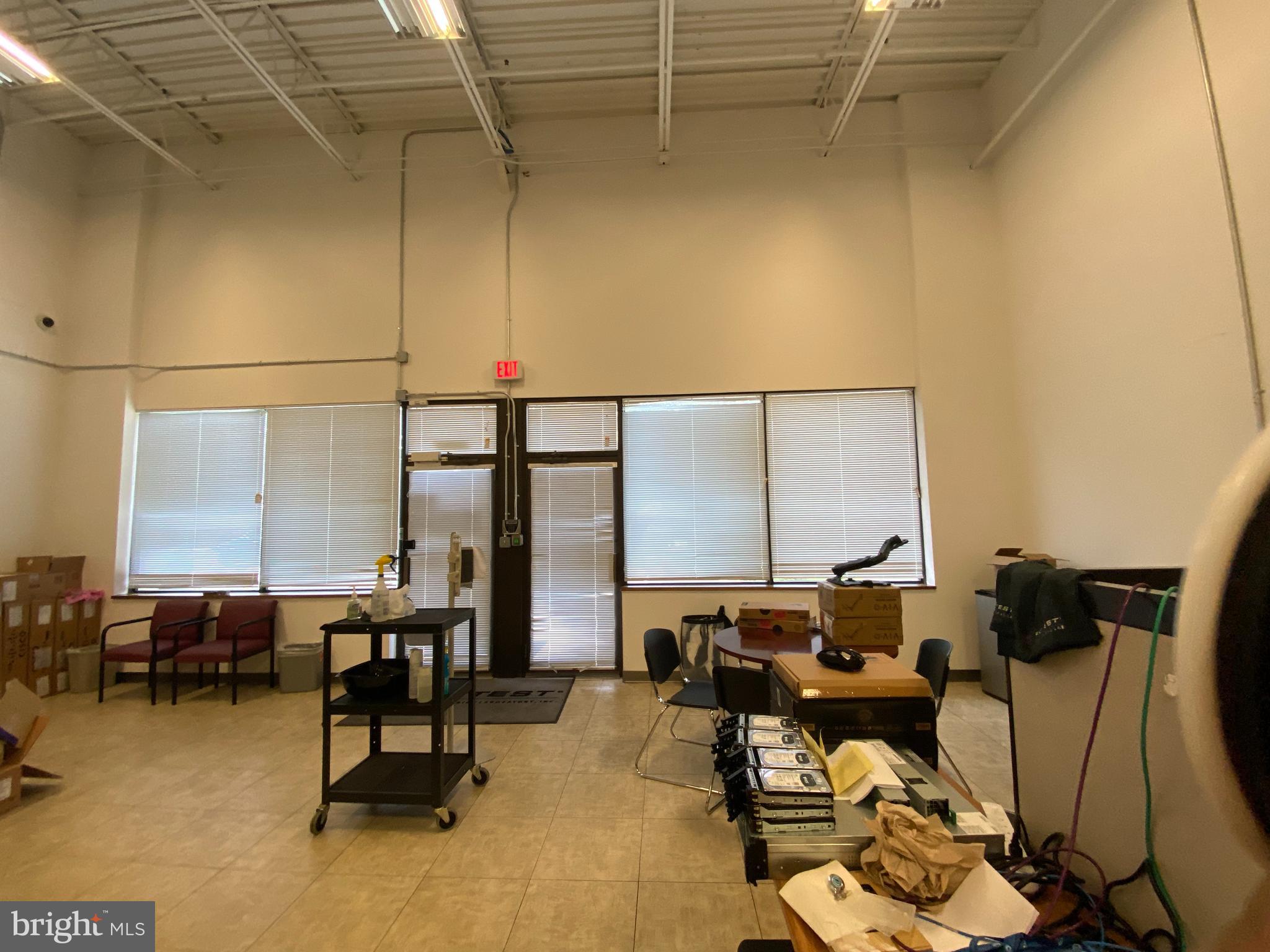 OAKLAND MILLS - Commercial Lease