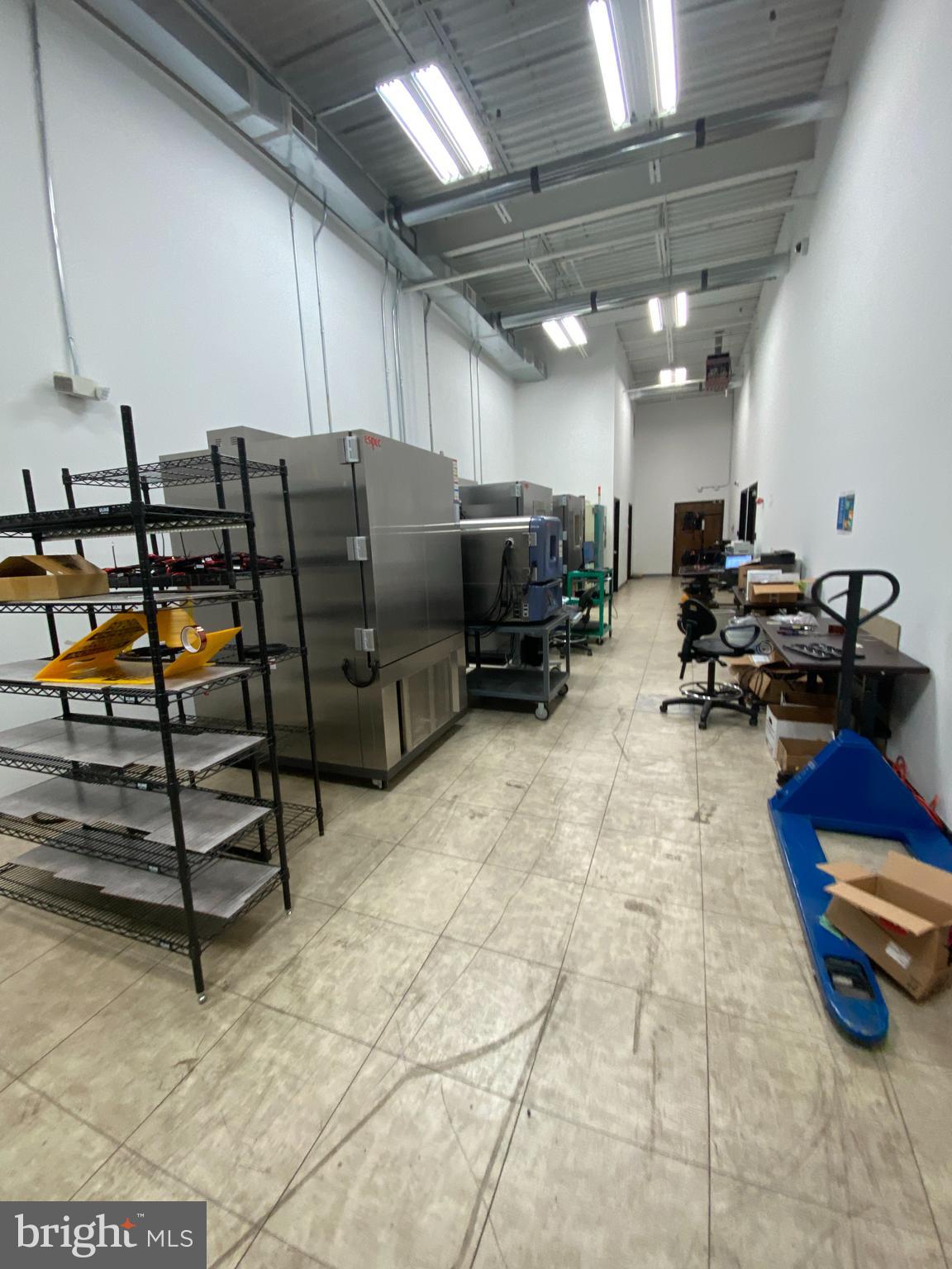 OAKLAND MILLS - Commercial Lease