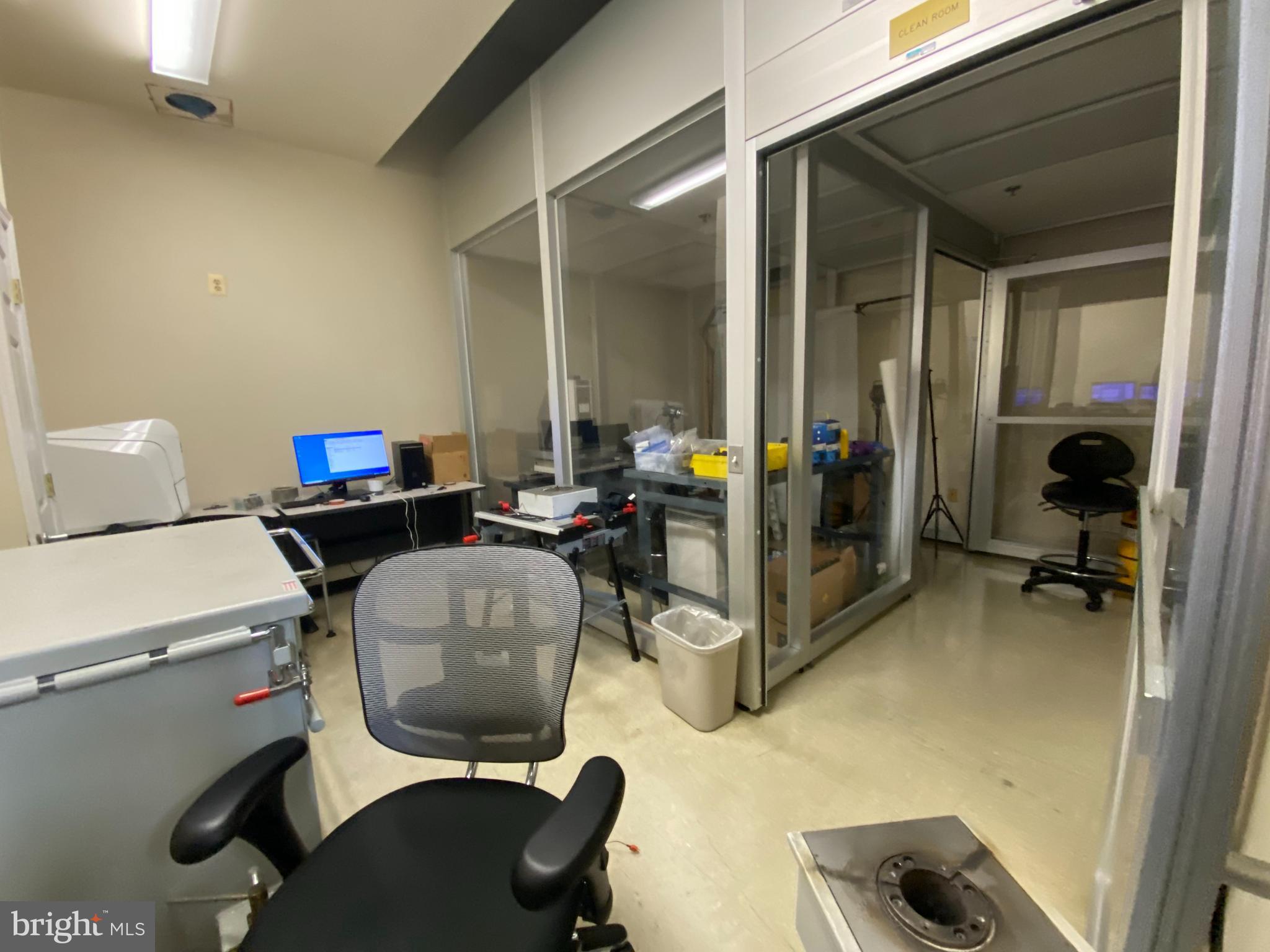 OAKLAND MILLS - Commercial Lease