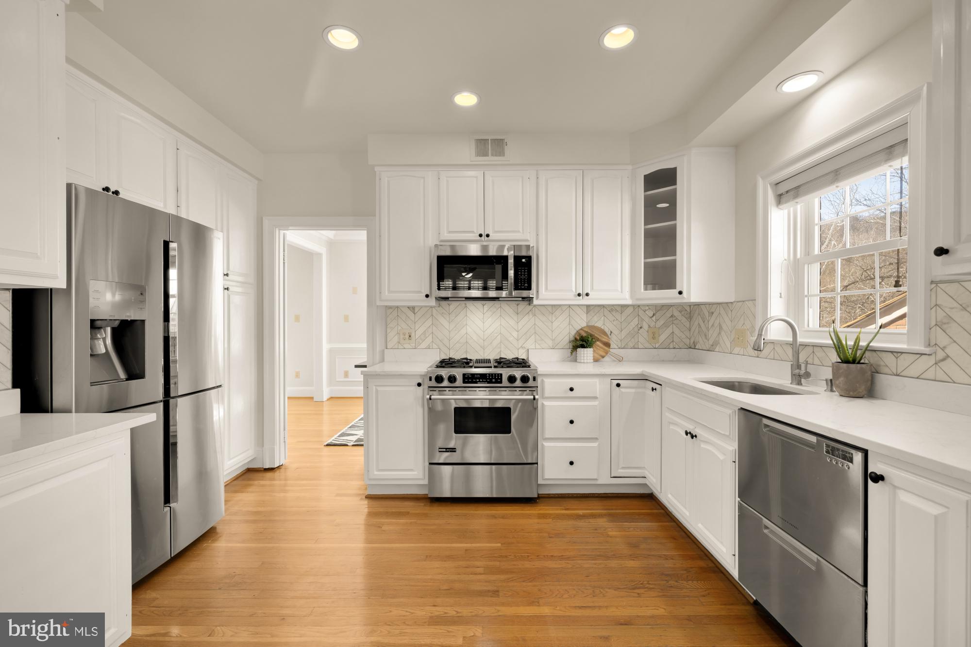 RIVERHILL - Residential