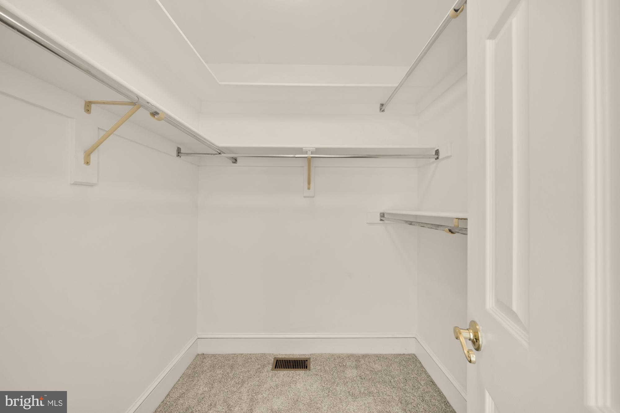 RIVERHILL - Residential