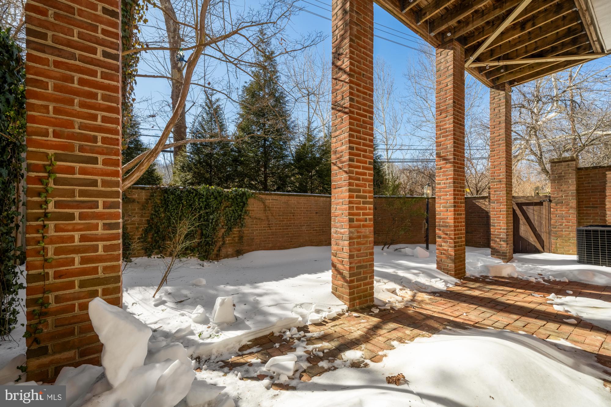 RIVERHILL - Residential