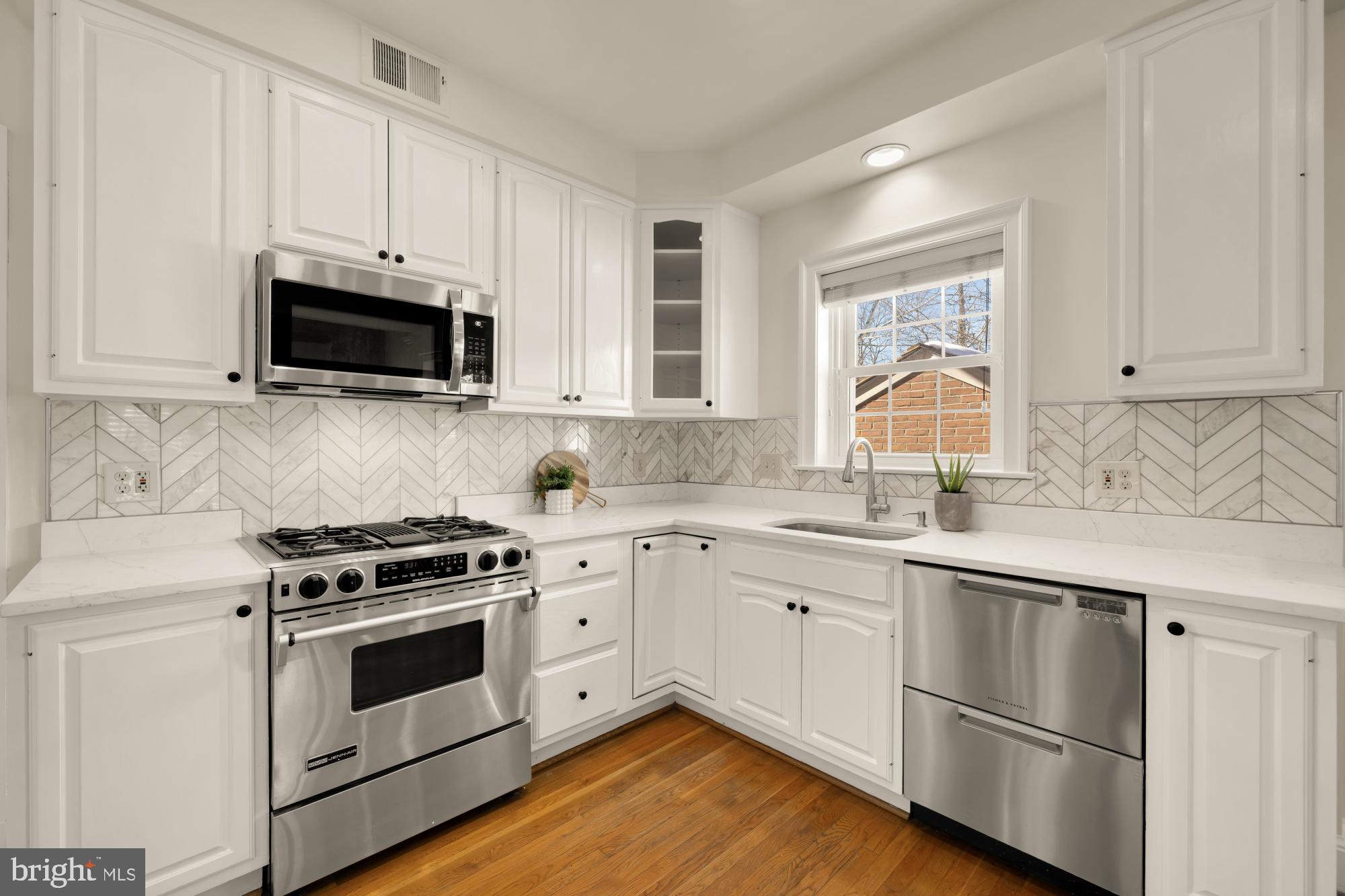 RIVERHILL - Residential