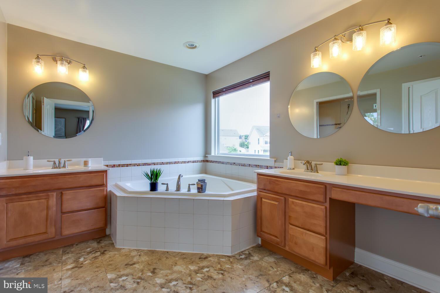 BROAD CREEK - Residential