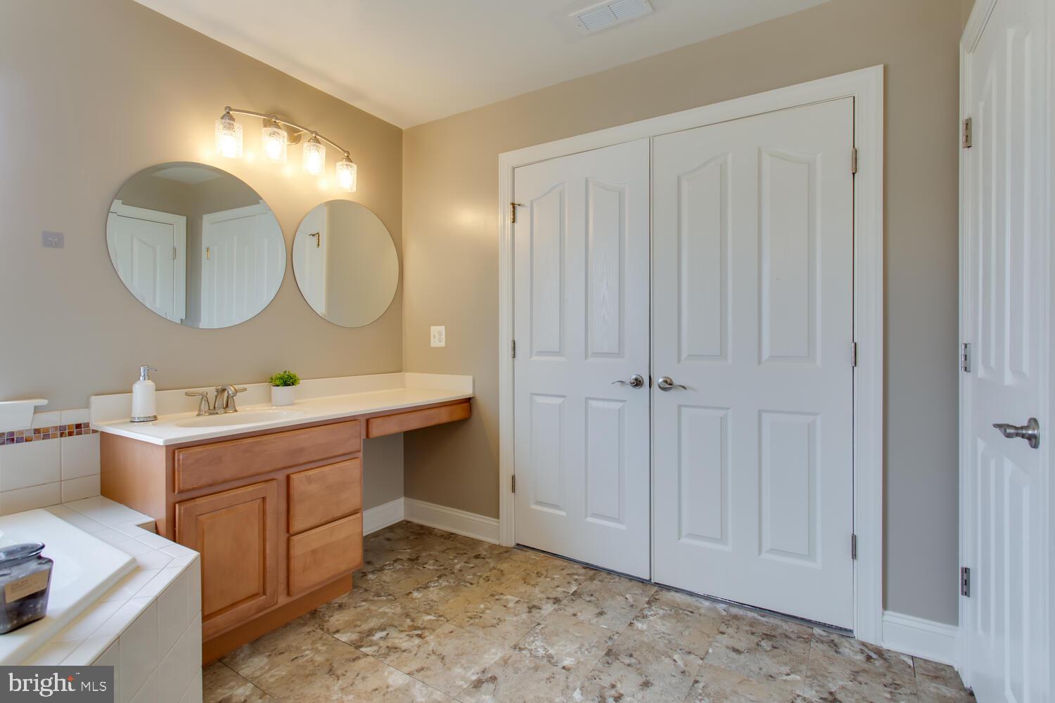 BROAD CREEK - Residential