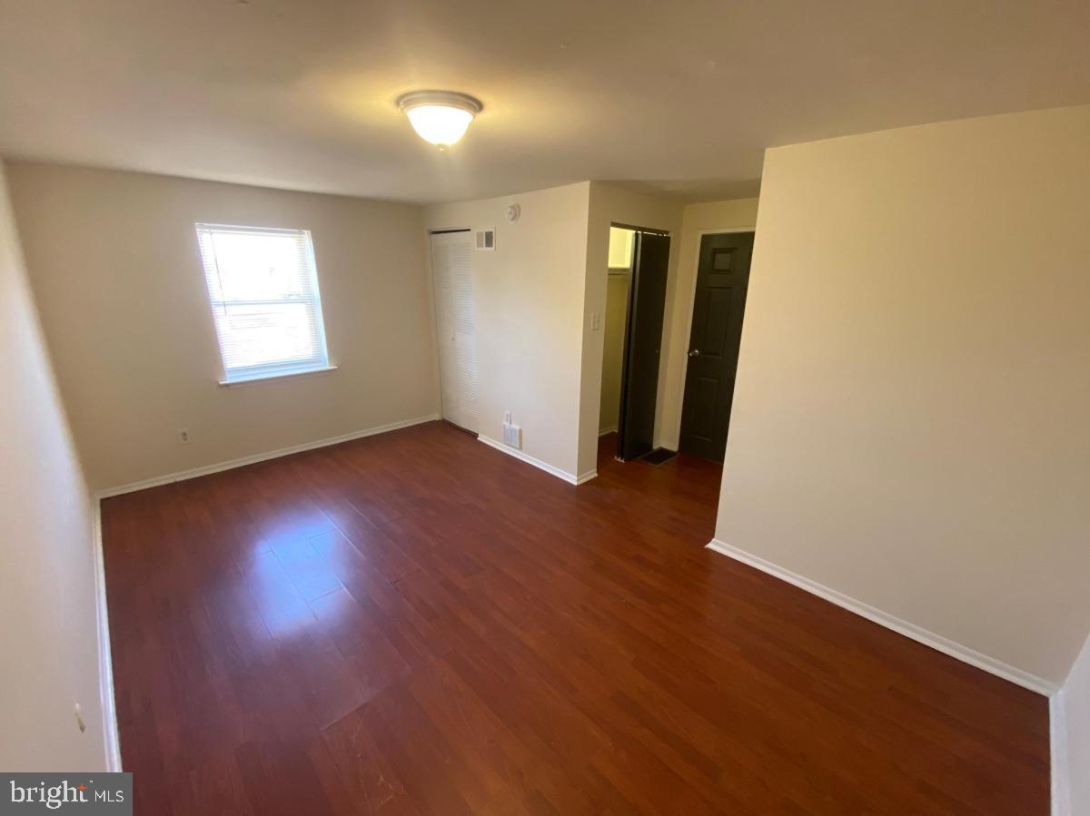 HUNTING PARK - Residential Lease