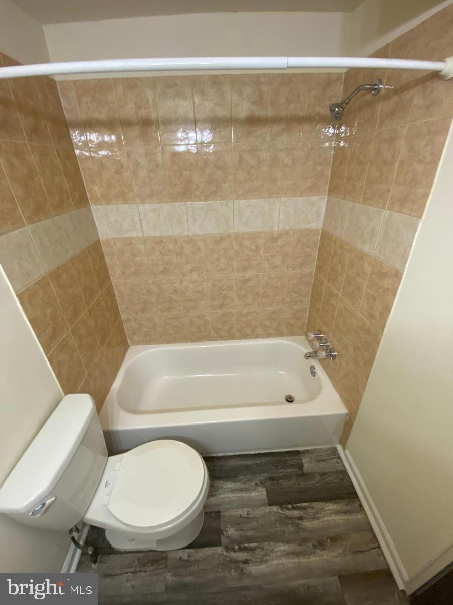 HUNTING PARK - Residential Lease