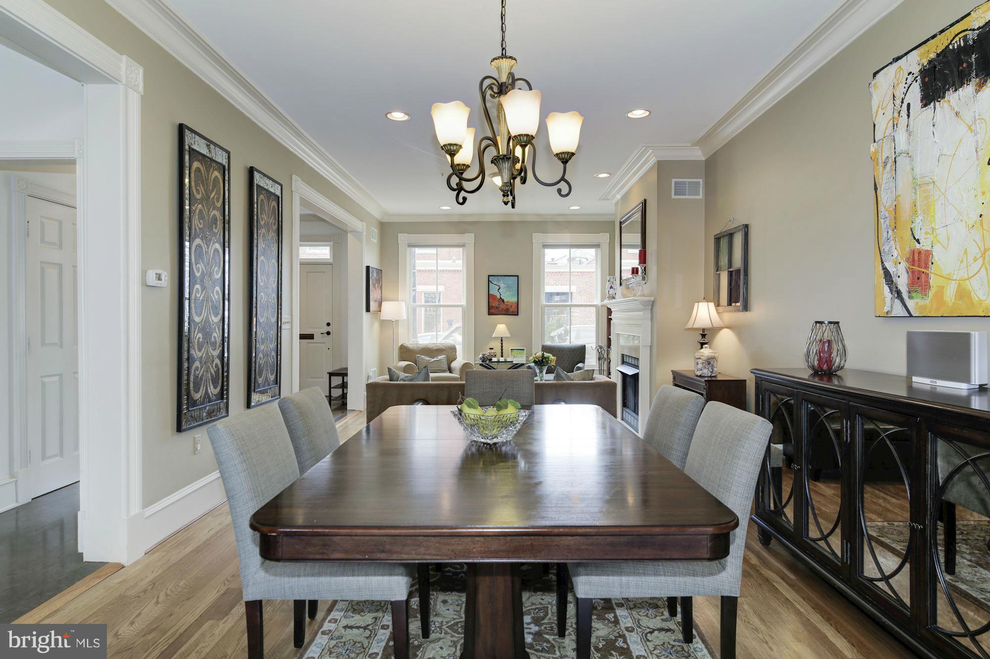 QUEENS ROW - Residential