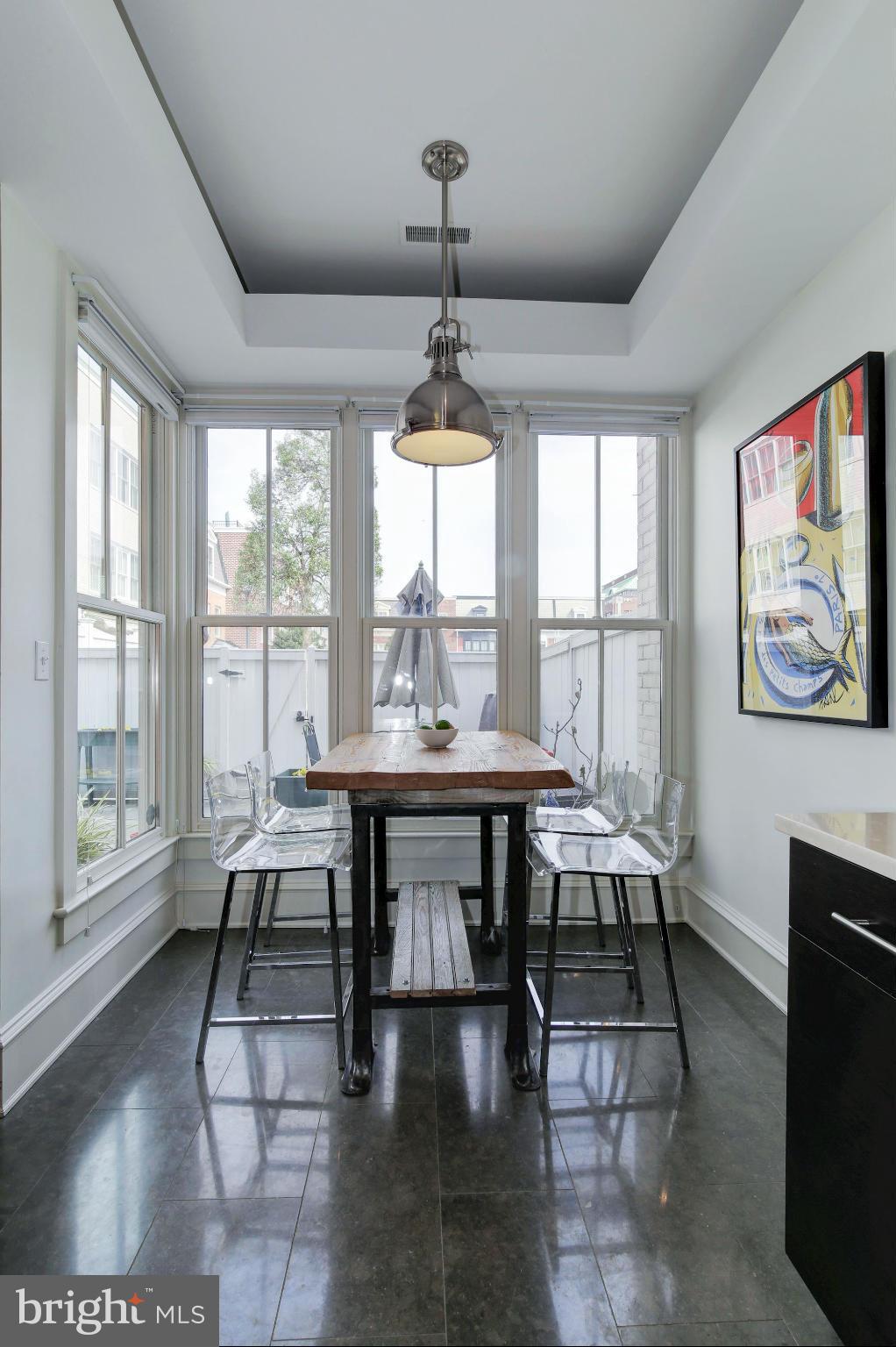 QUEENS ROW - Residential