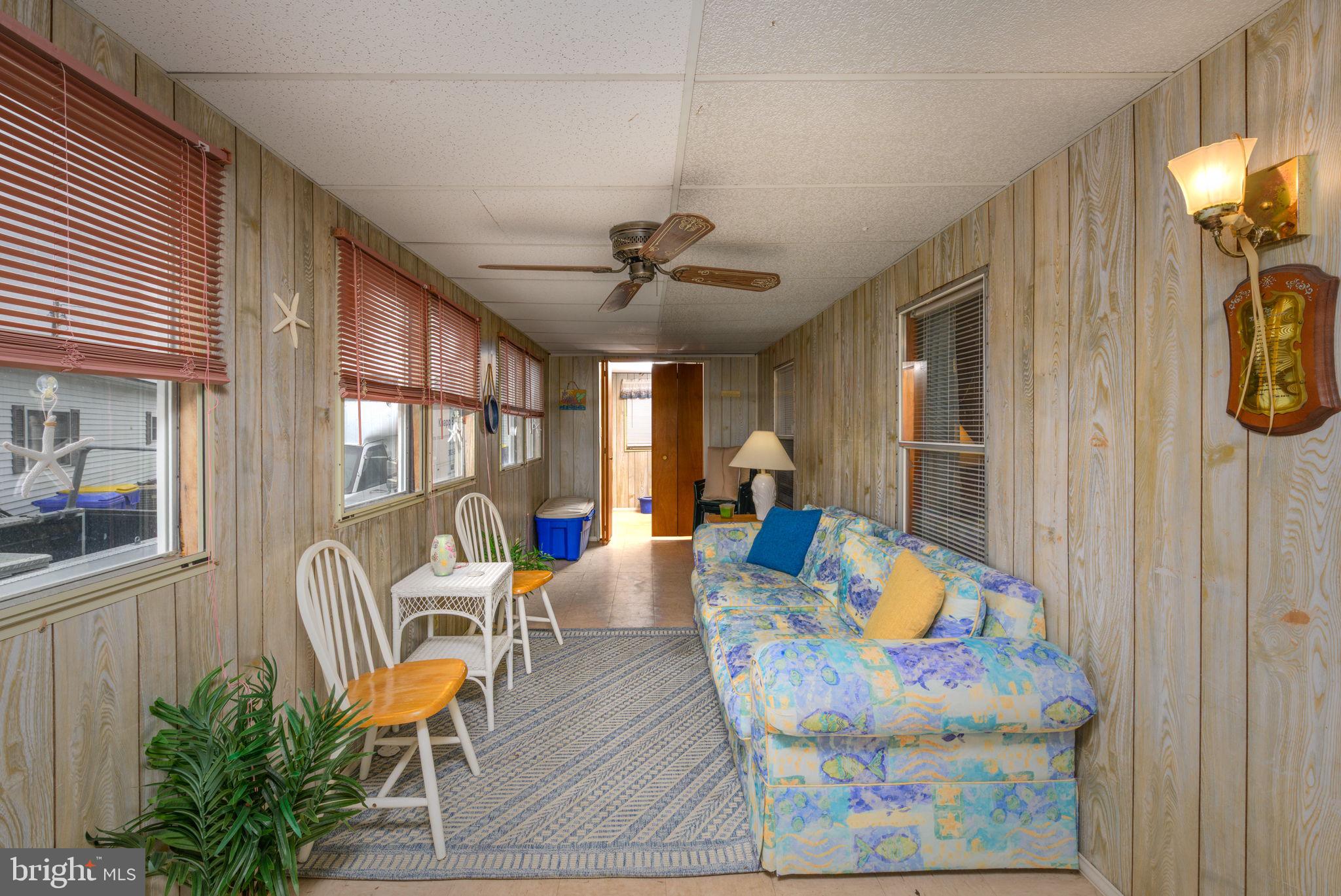 WHITE HOUSE BEACH - Residential