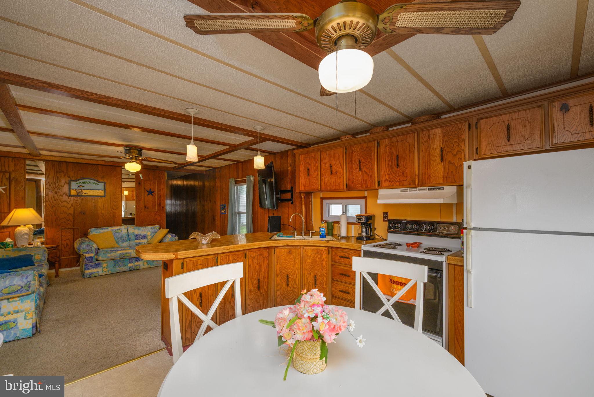 WHITE HOUSE BEACH - Residential