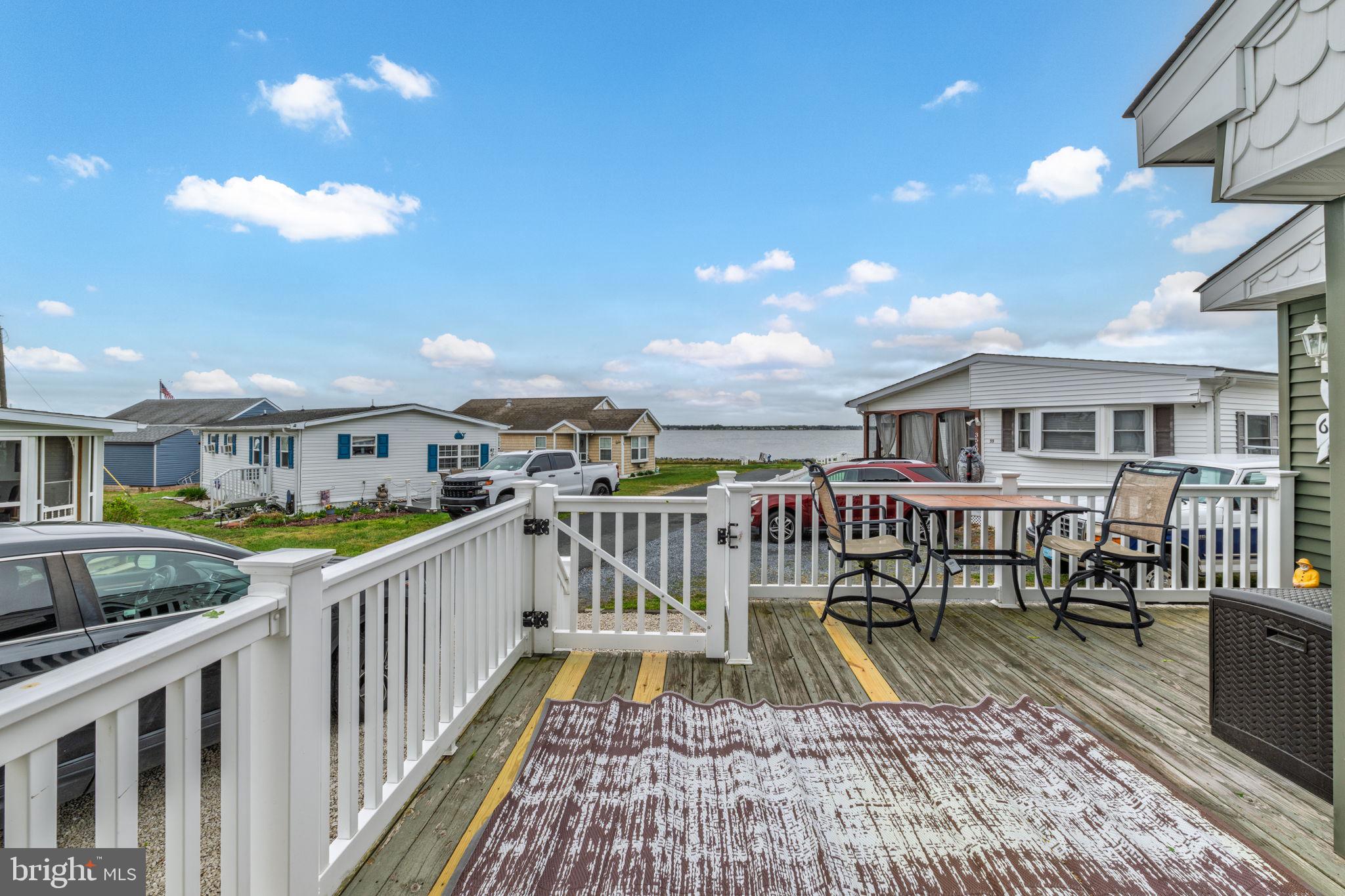 WHITE HOUSE BEACH - Residential