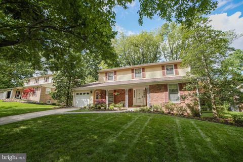 Photo of 11816 Prestwick Road, POTOMAC, MD 20854 (MLS # MDMC2182570)