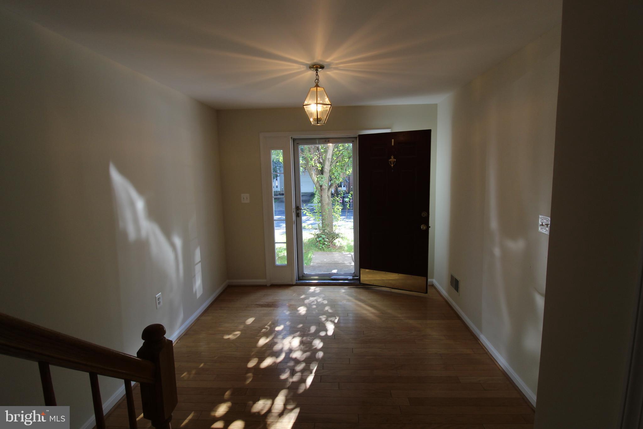 ASHBURN FARM - Residential Lease