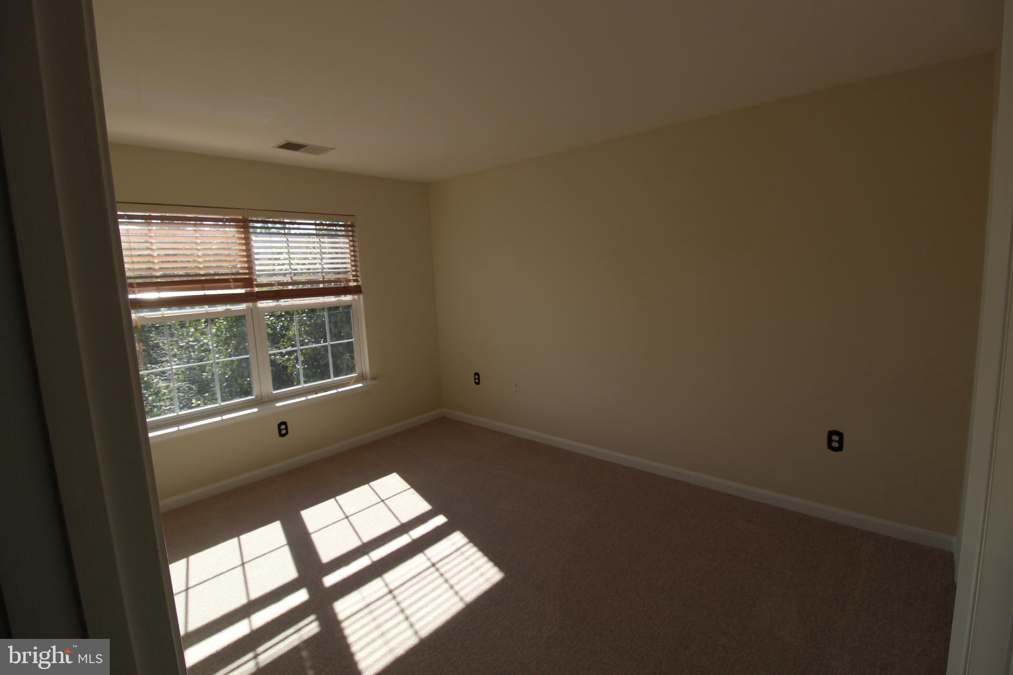 ASHBURN FARM - Residential Lease