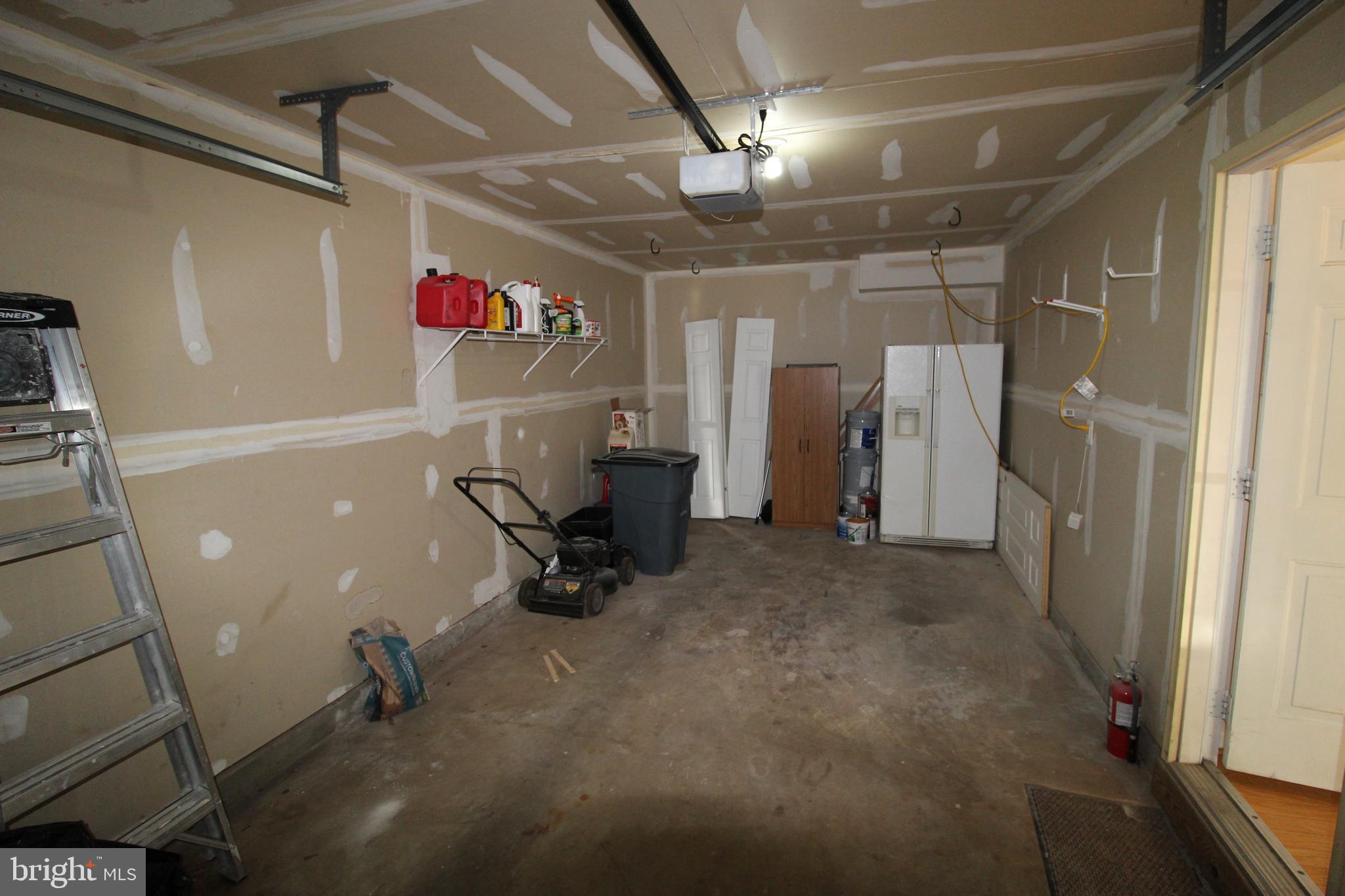 ASHBURN FARM - Residential Lease