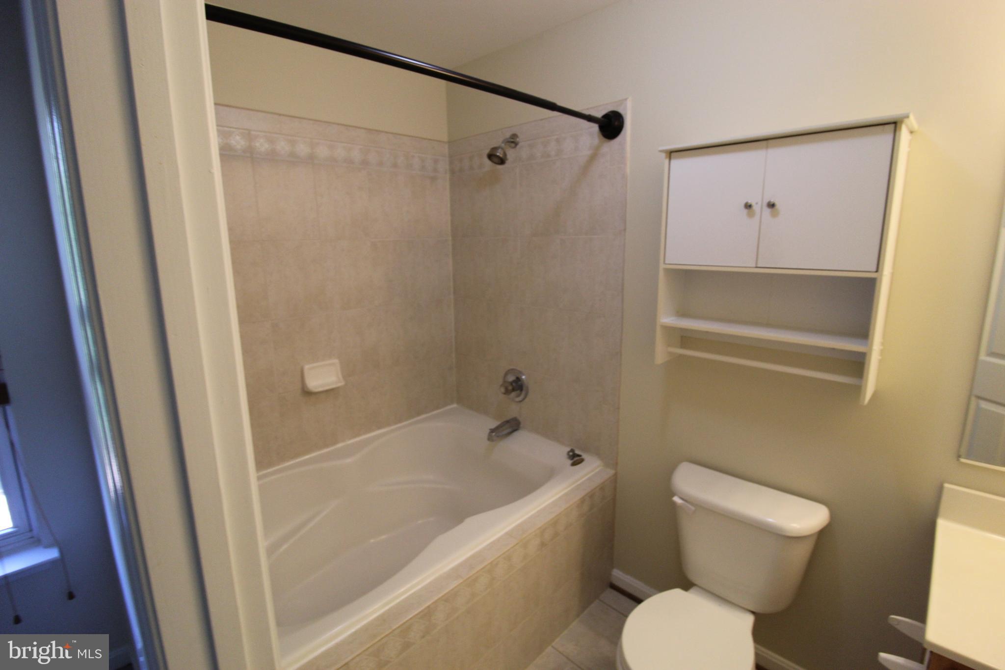 ASHBURN FARM - Residential Lease