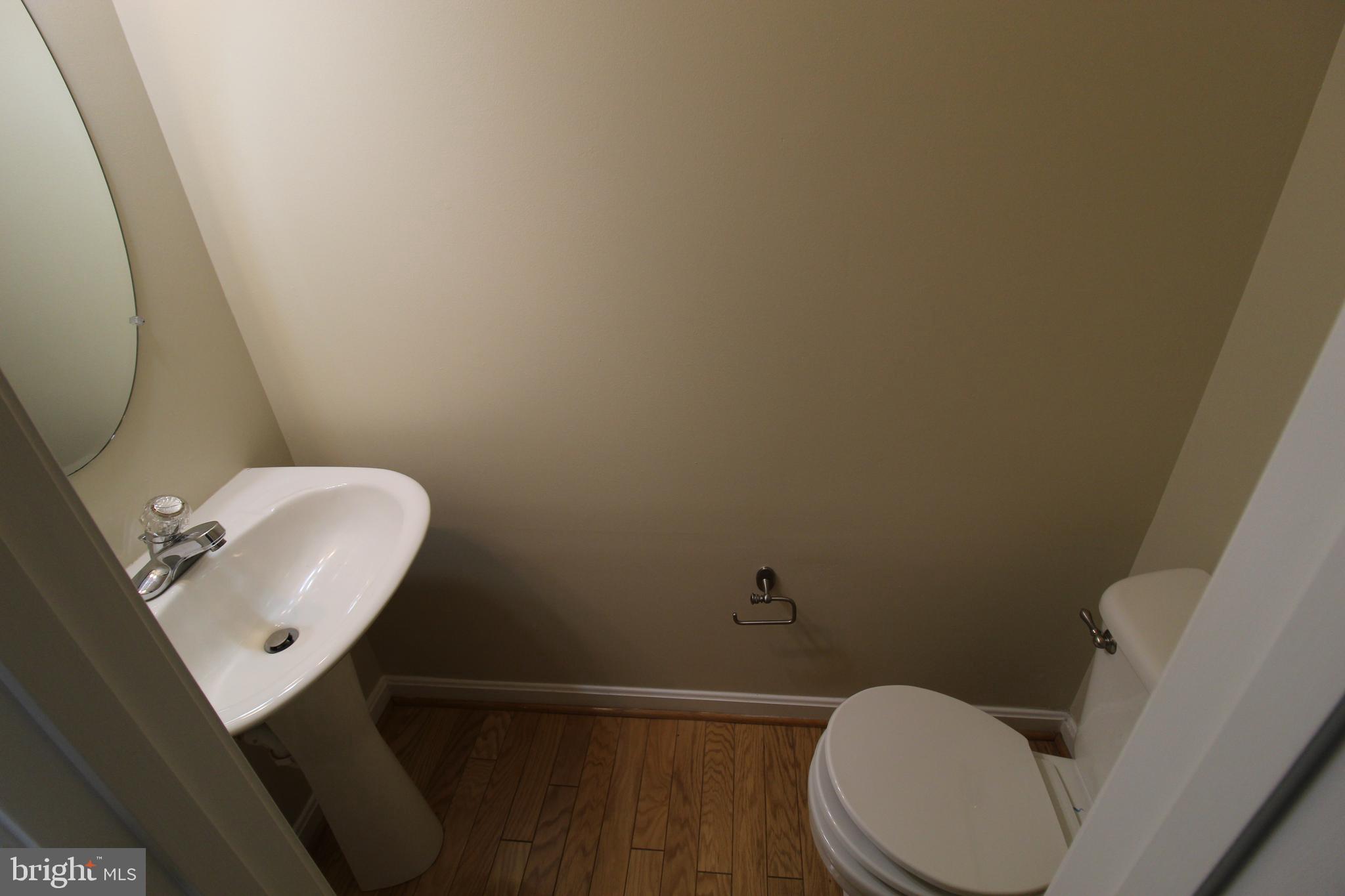 ASHBURN FARM - Residential Lease