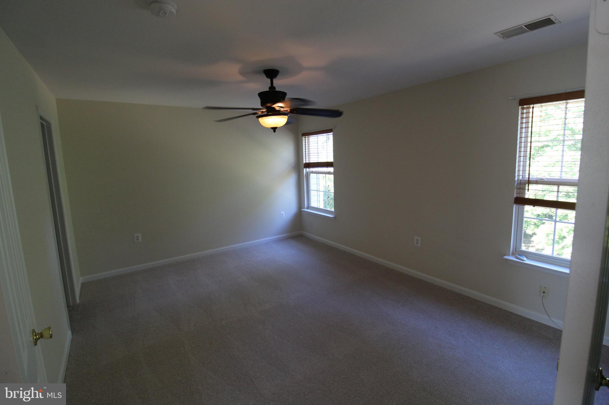 ASHBURN FARM - Residential Lease