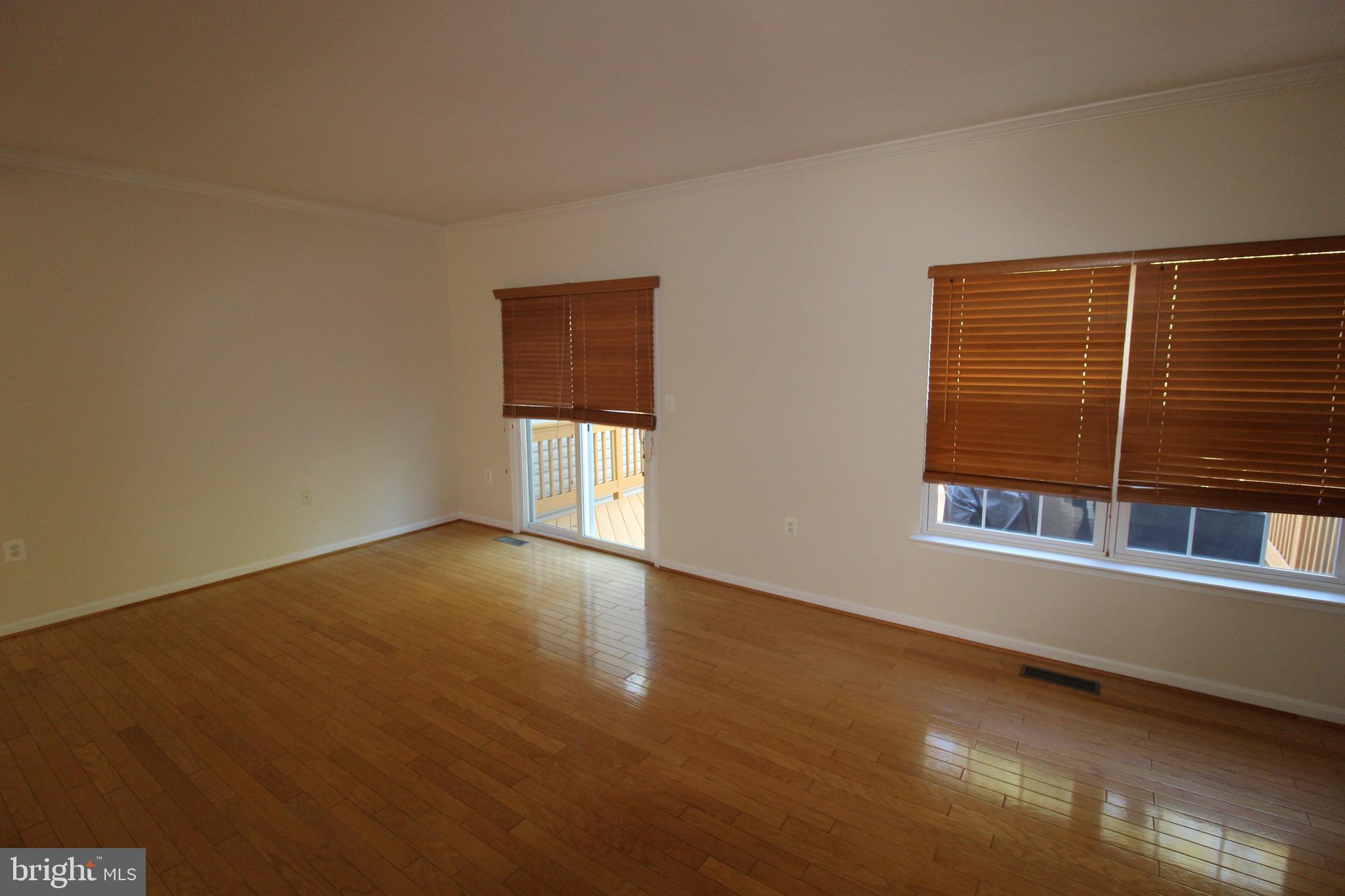 ASHBURN FARM - Residential Lease