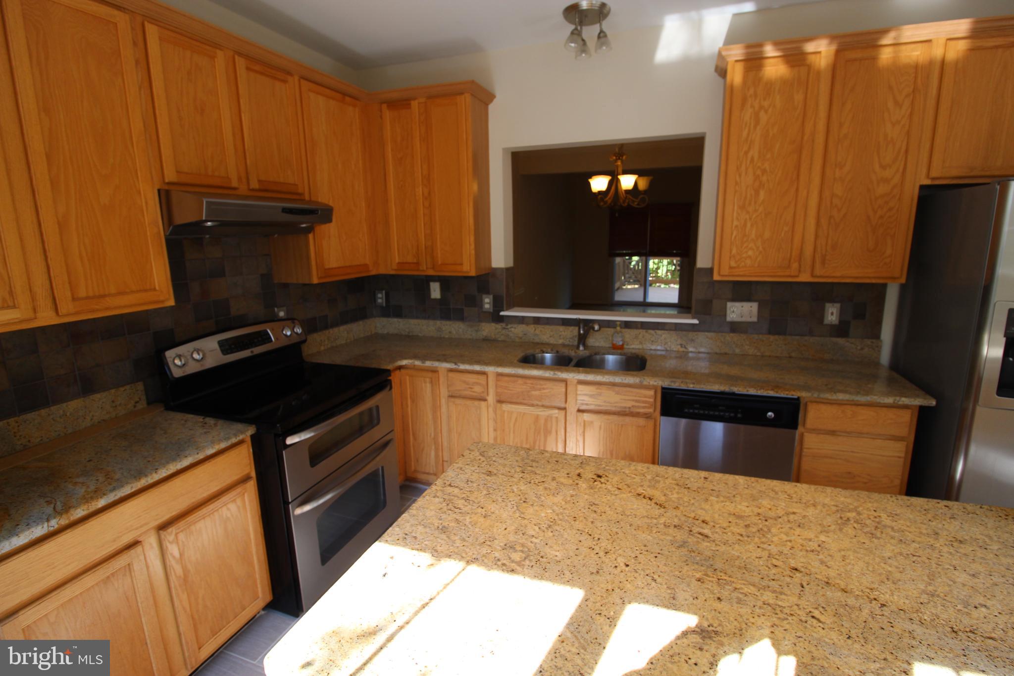 ASHBURN FARM - Residential Lease