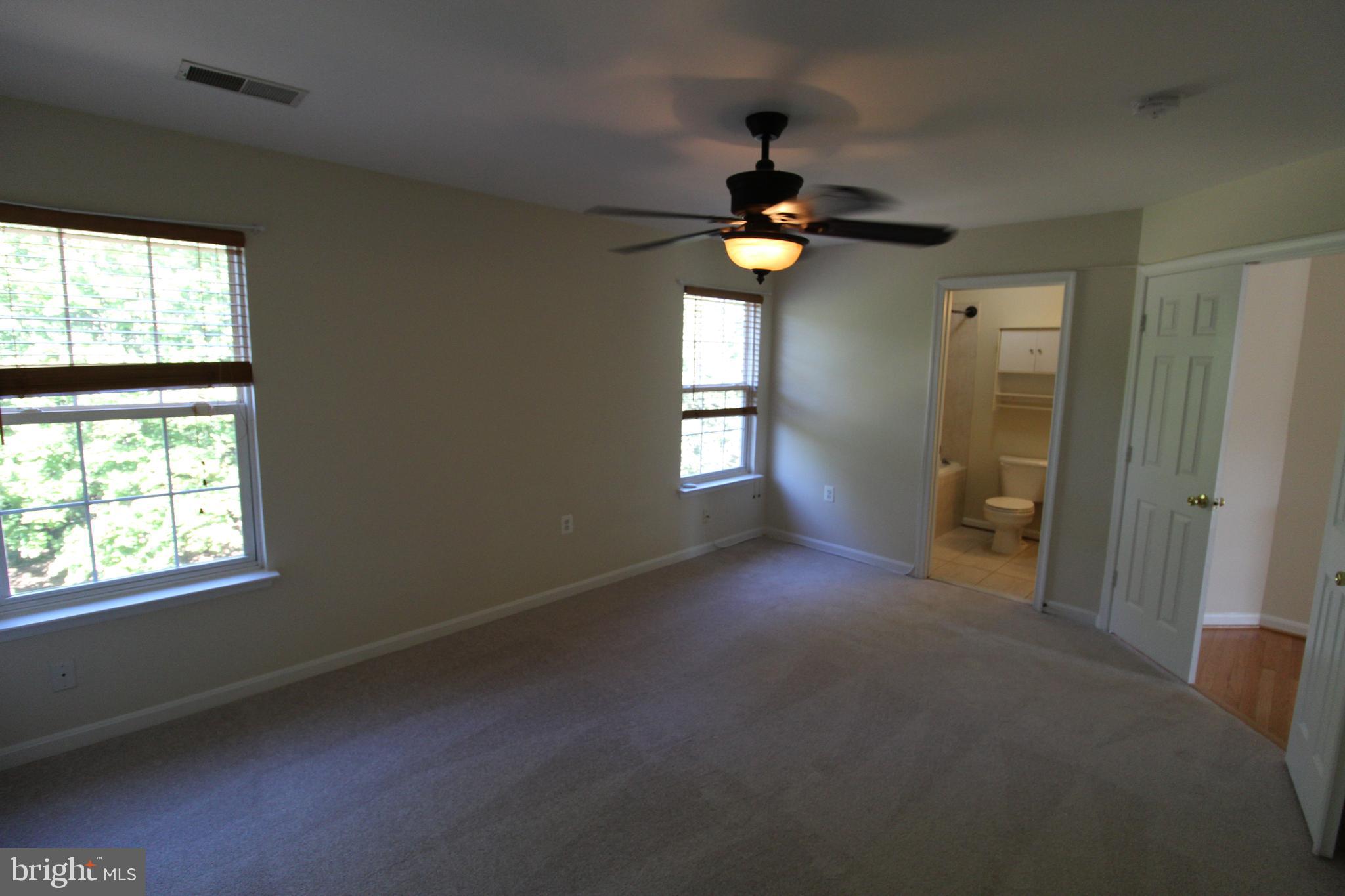 ASHBURN FARM - Residential Lease