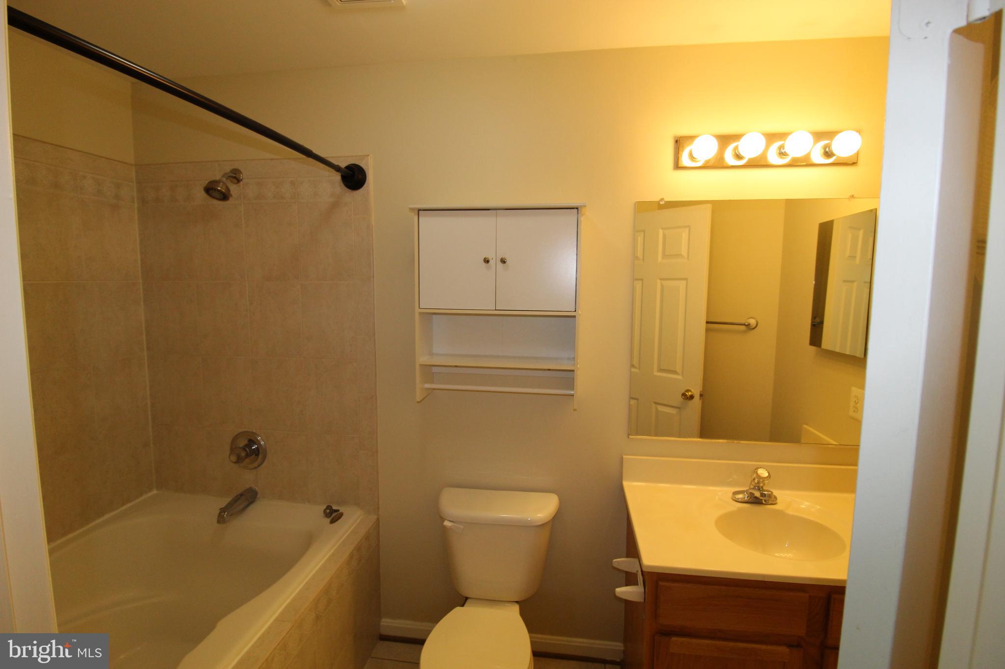 ASHBURN FARM - Residential Lease