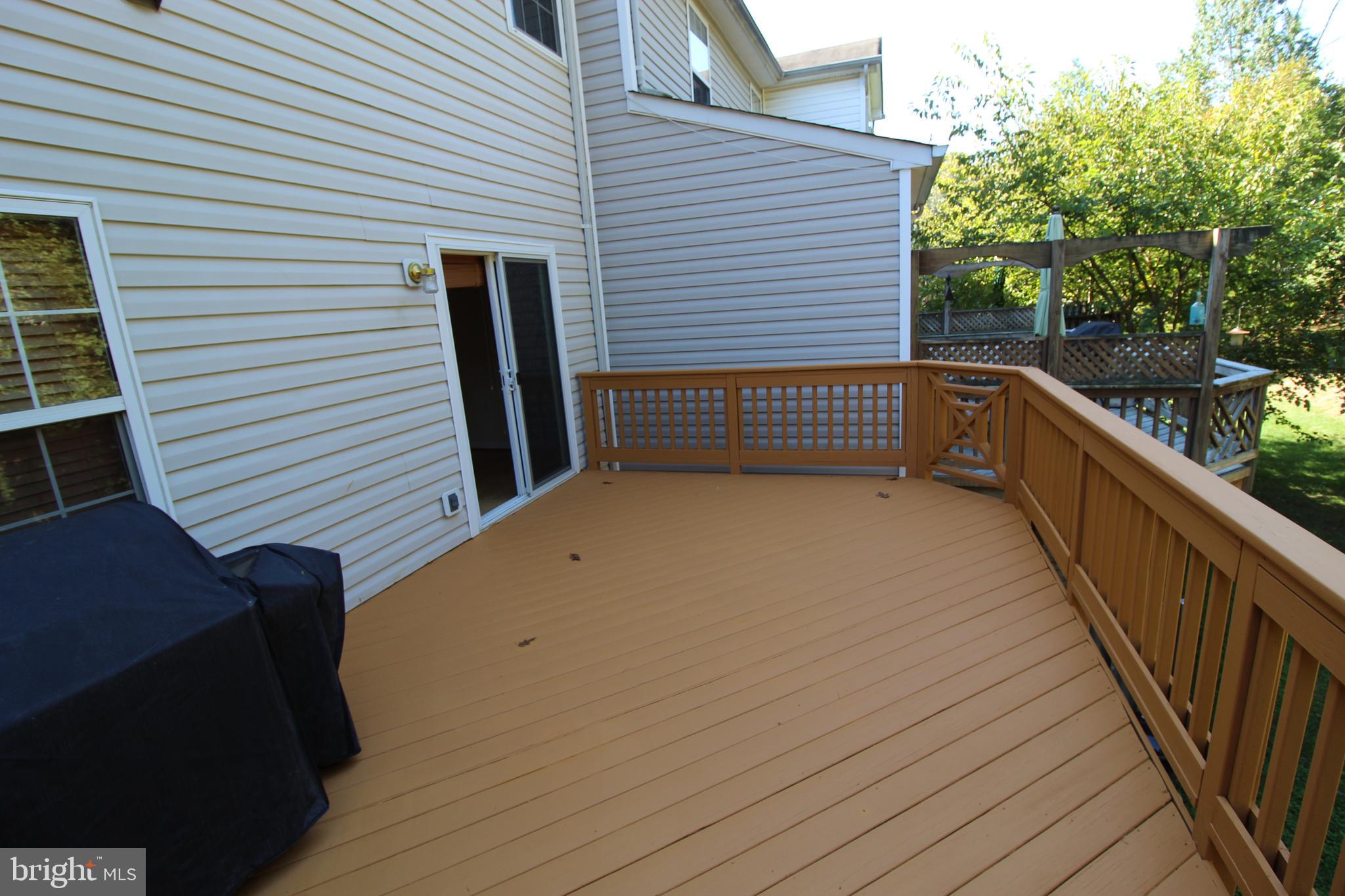 ASHBURN FARM - Residential Lease