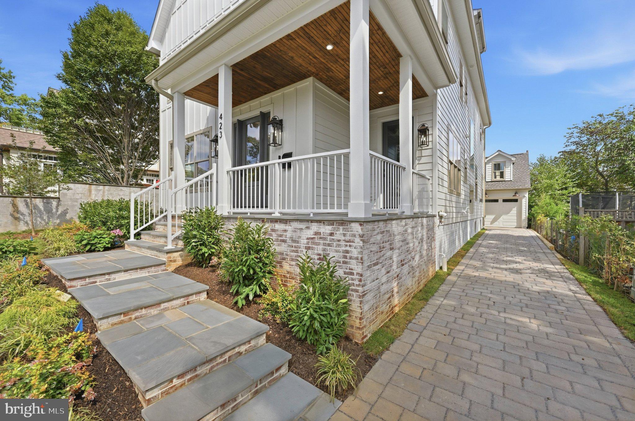 423 N EDGEWOOD STREET
