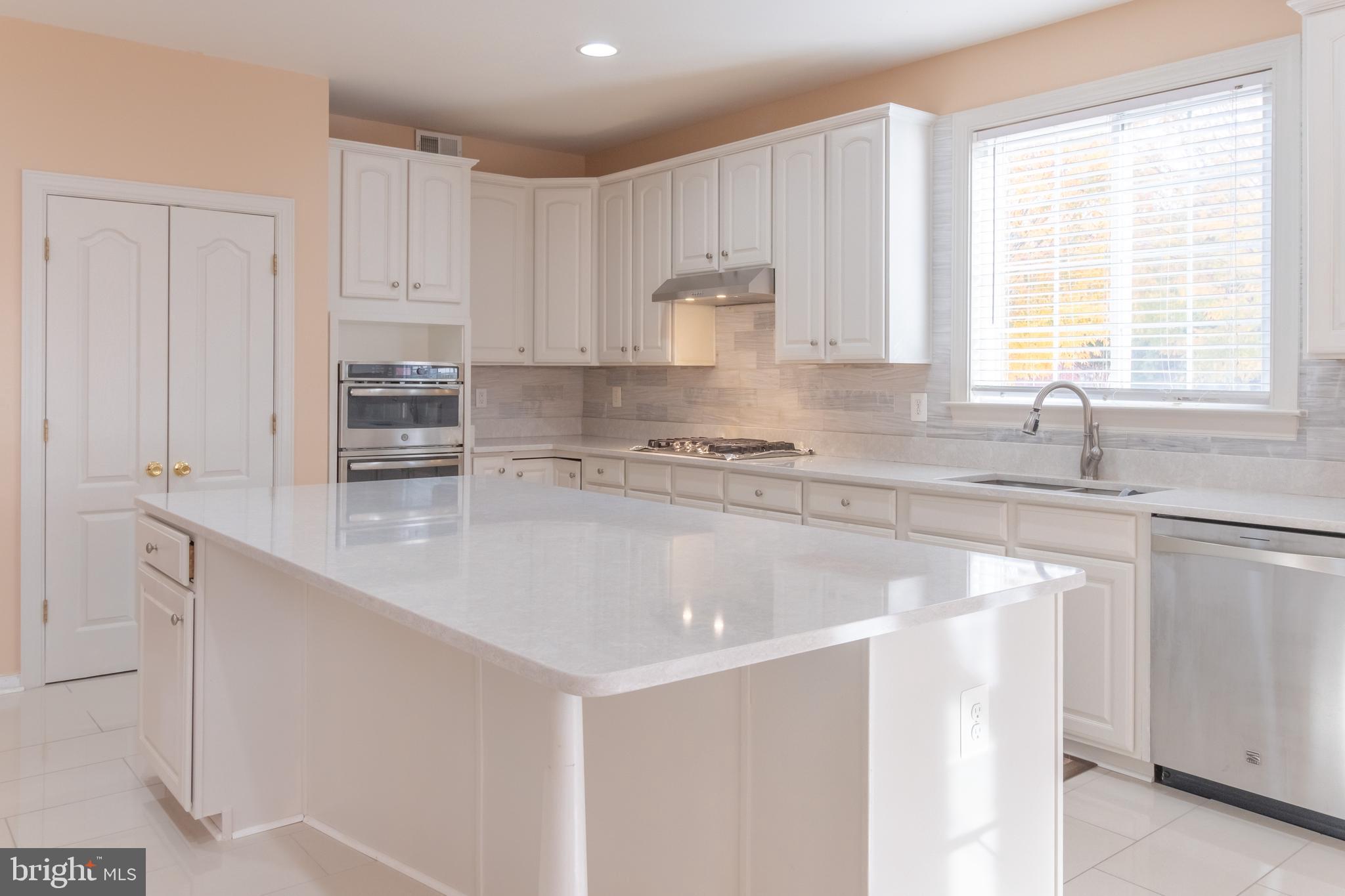 MONTICELLO - Residential