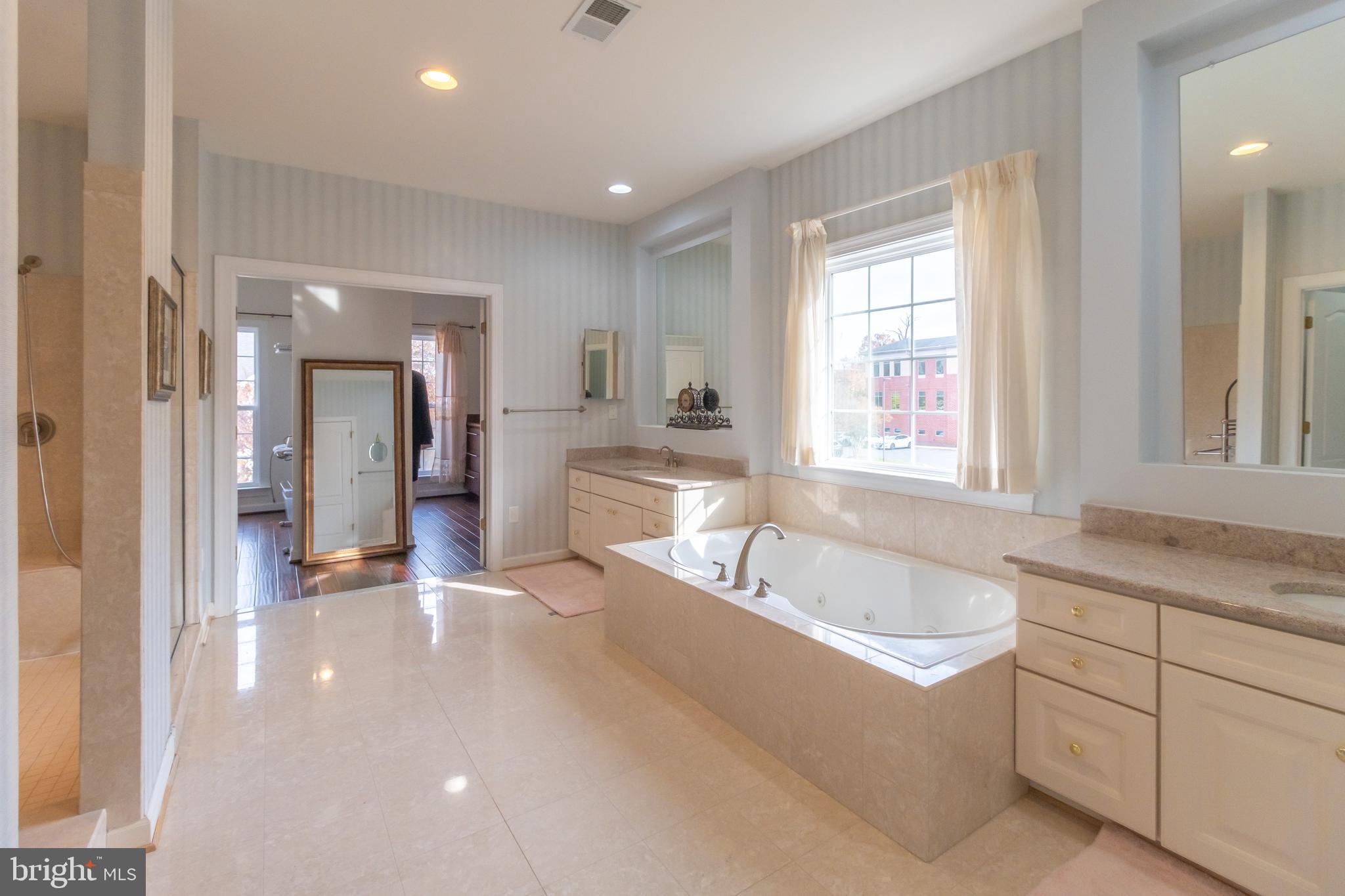 MONTICELLO - Residential